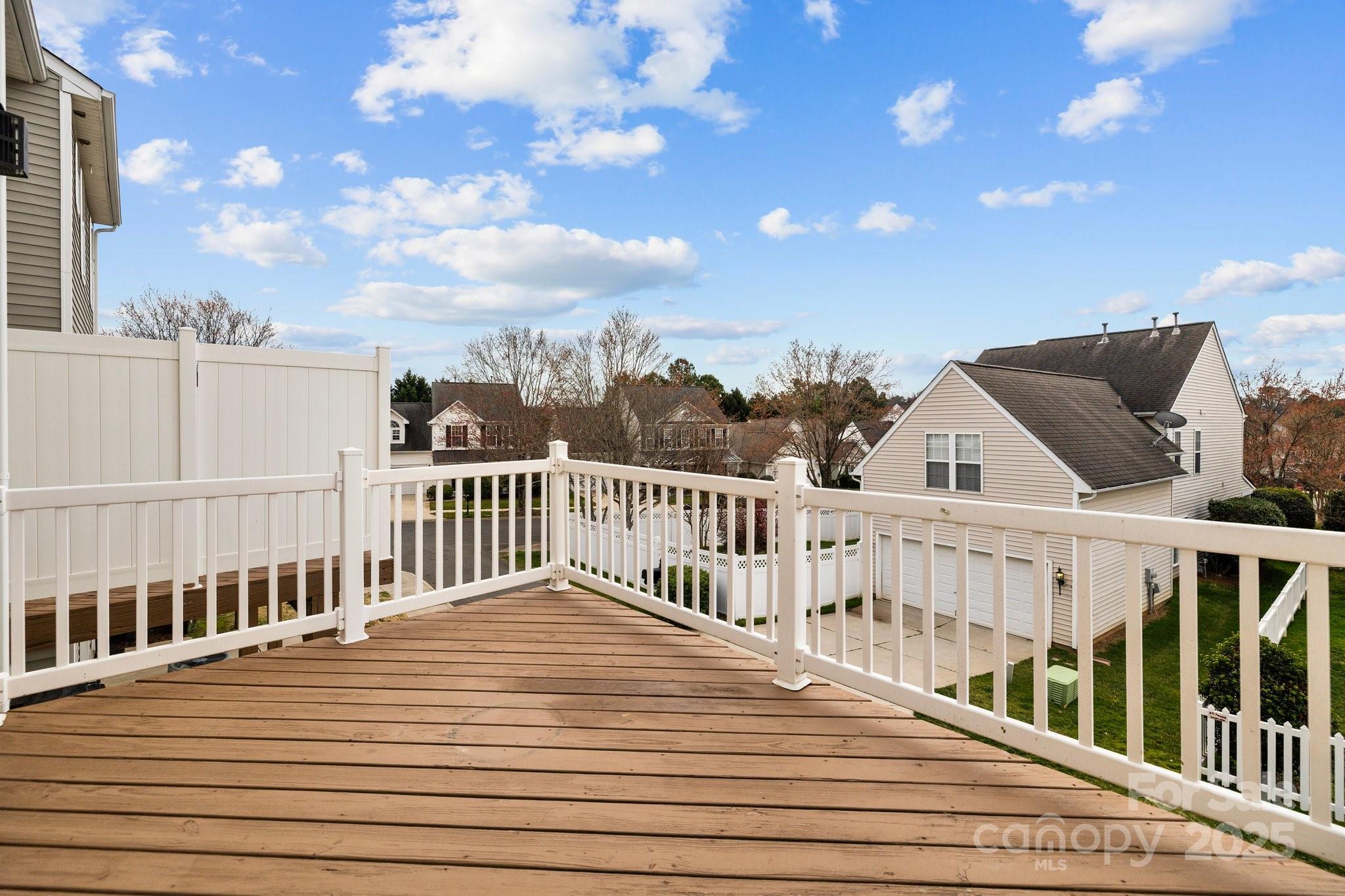 15662 King Louis Court