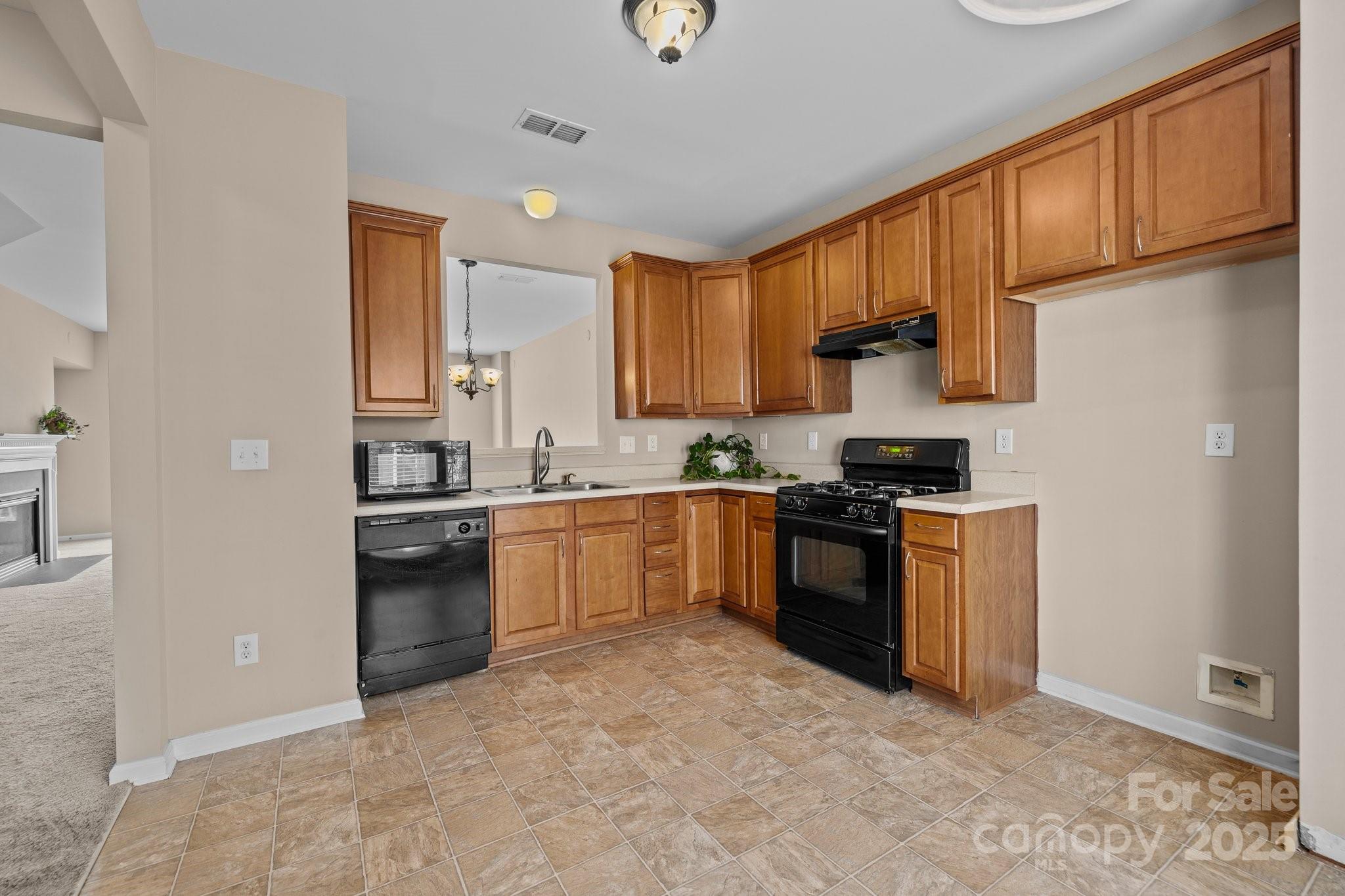 15662 King Louis Court