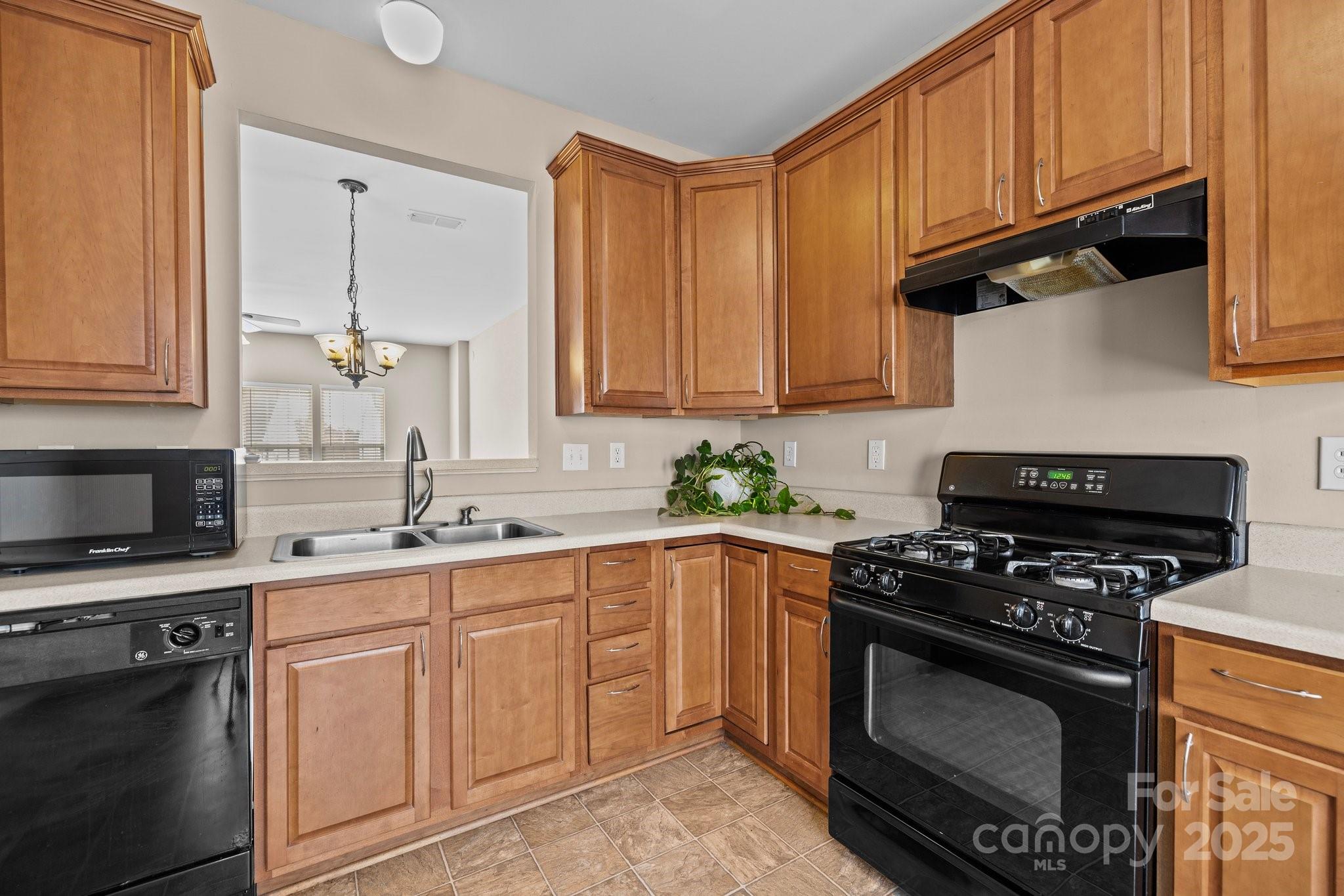 15662 King Louis Court