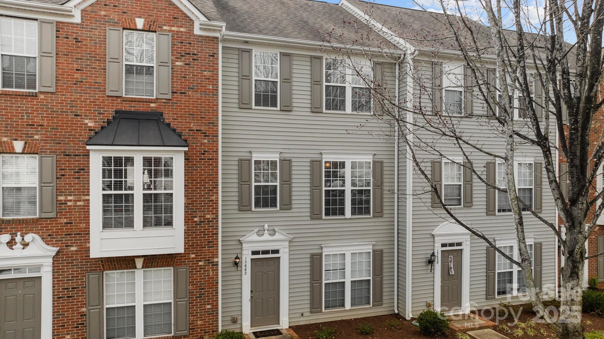 15662 King Louis Court