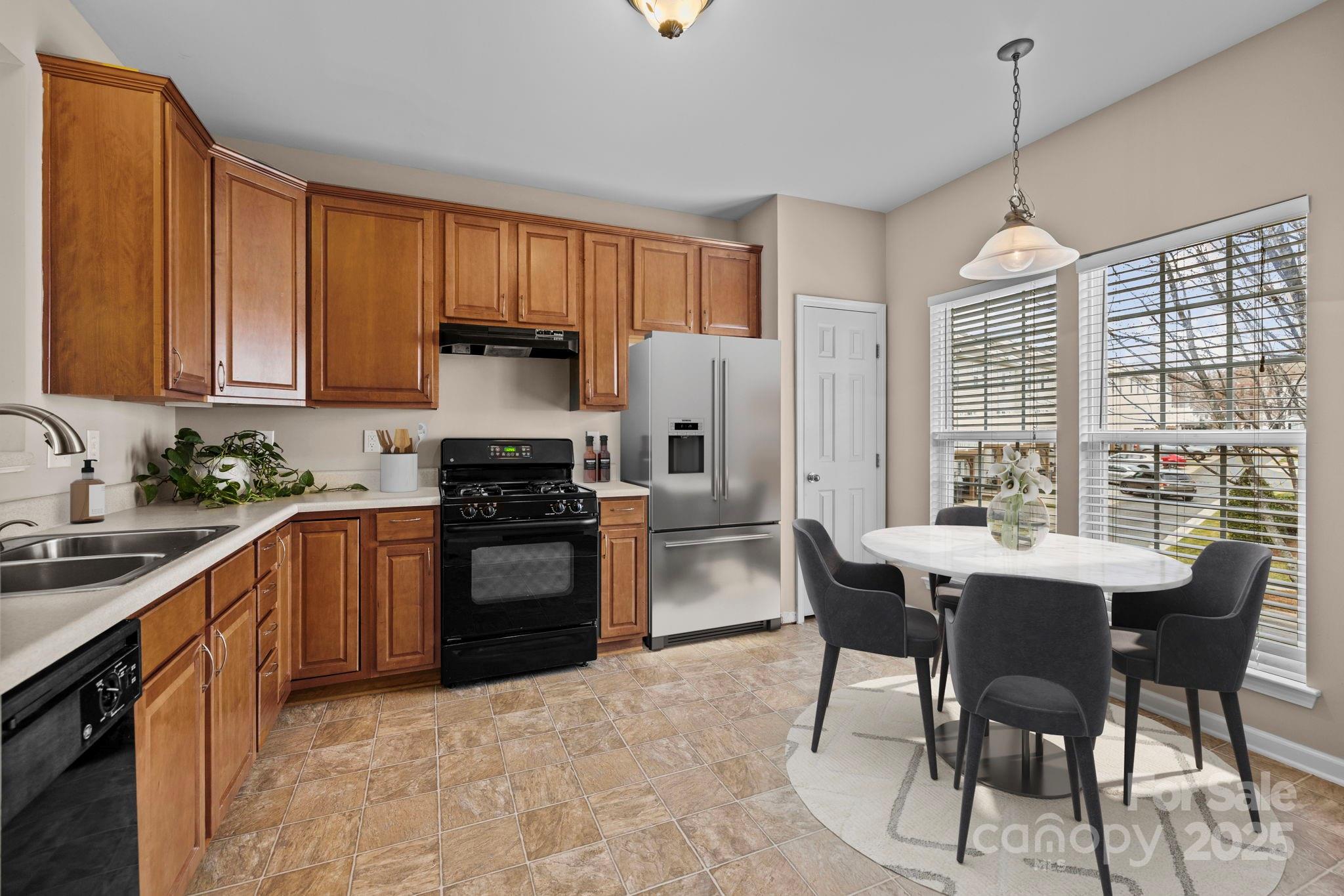 15662 King Louis Court