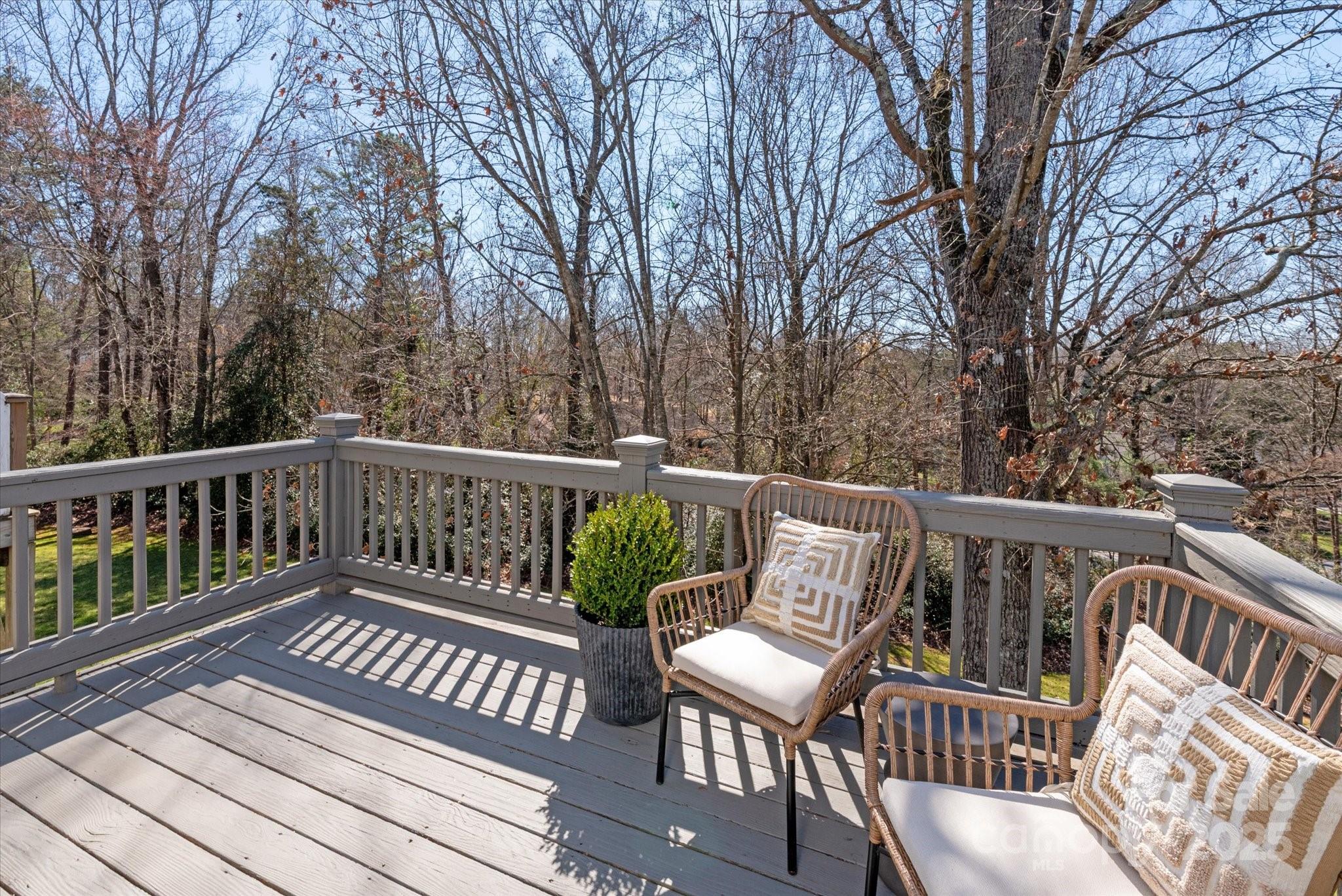 9036 Saint Thomas Lane
