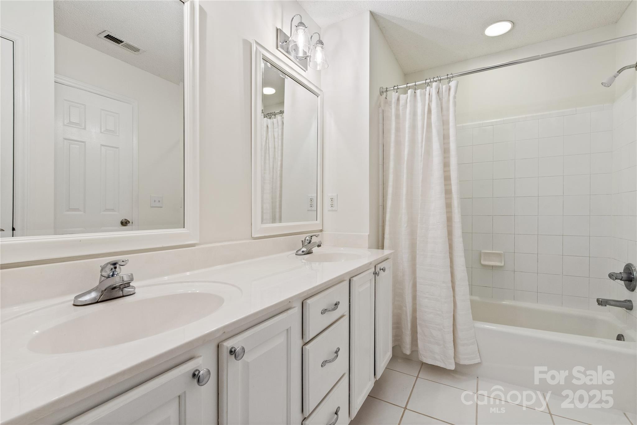 9036 Saint Thomas Lane
