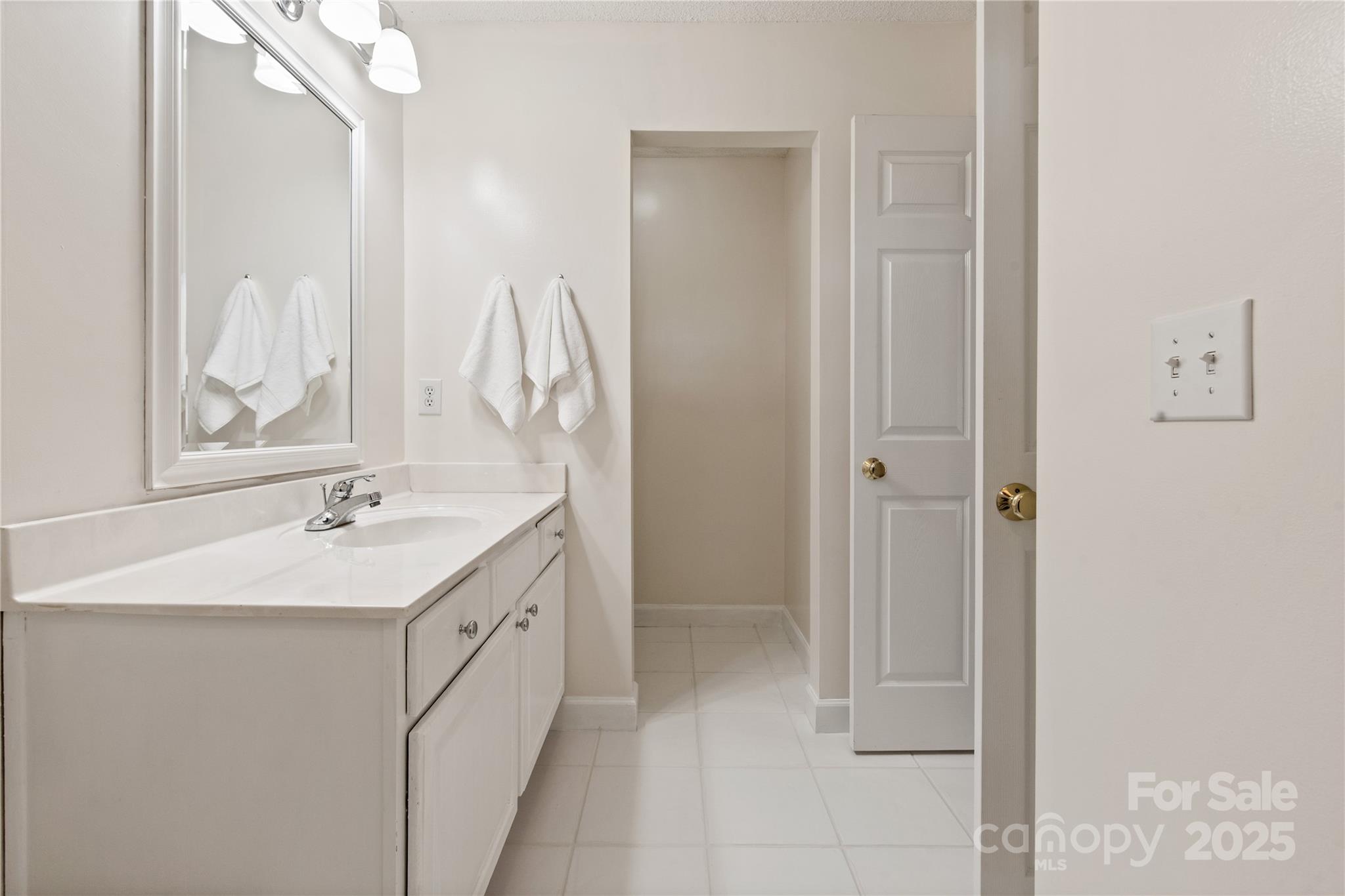 9036 Saint Thomas Lane