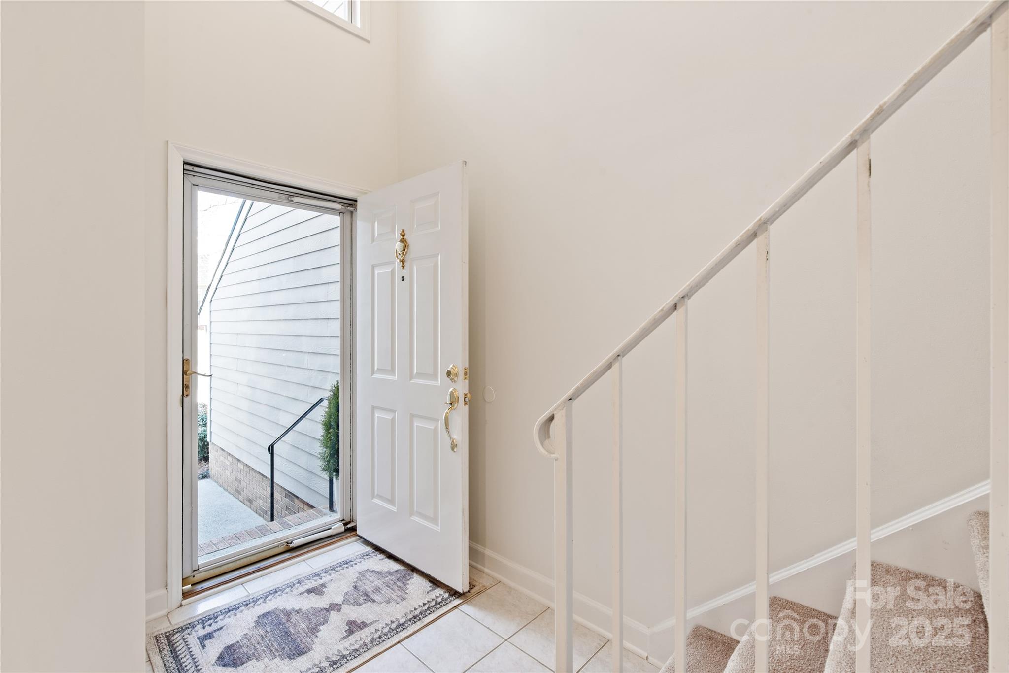 9036 Saint Thomas Lane