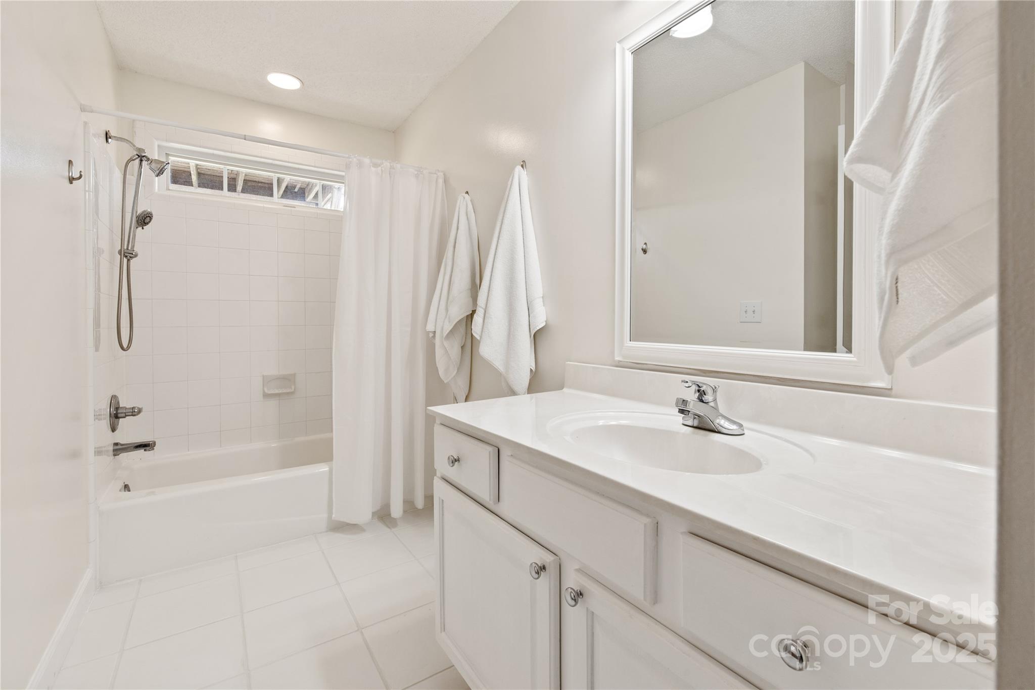9036 Saint Thomas Lane
