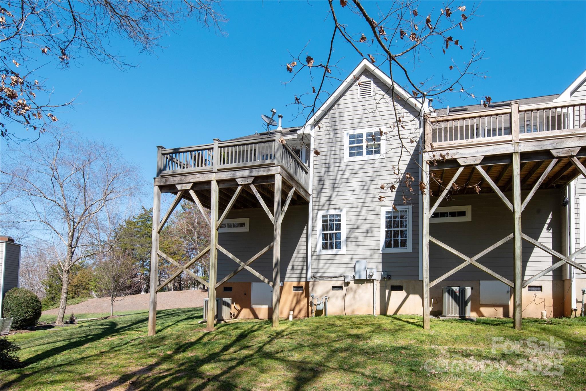 9036 Saint Thomas Lane