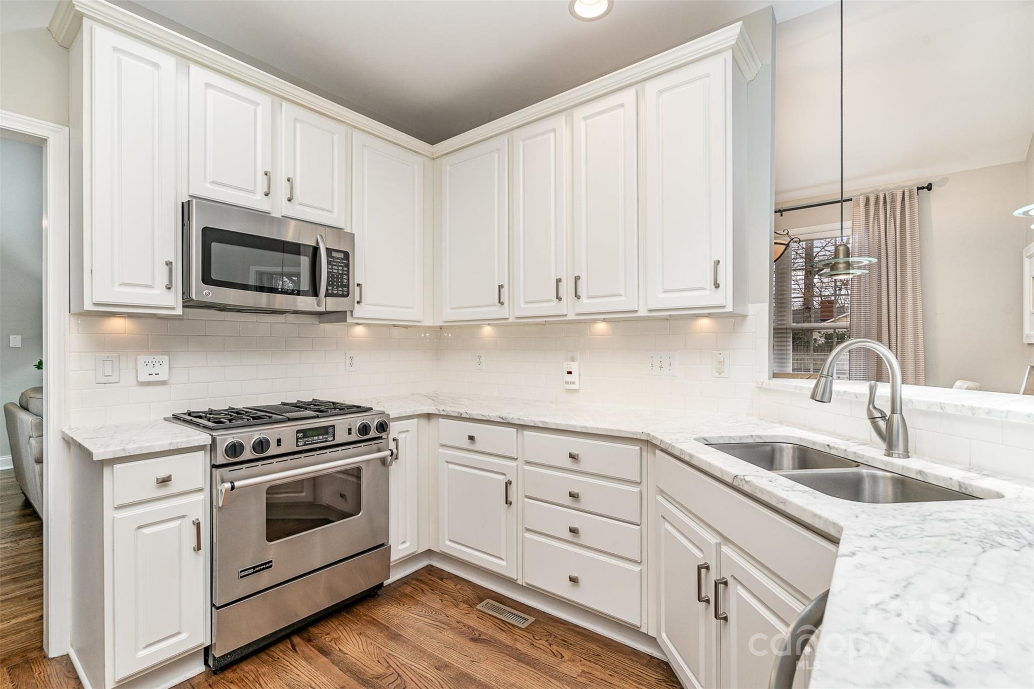 7006 Waggoners Glen Lane