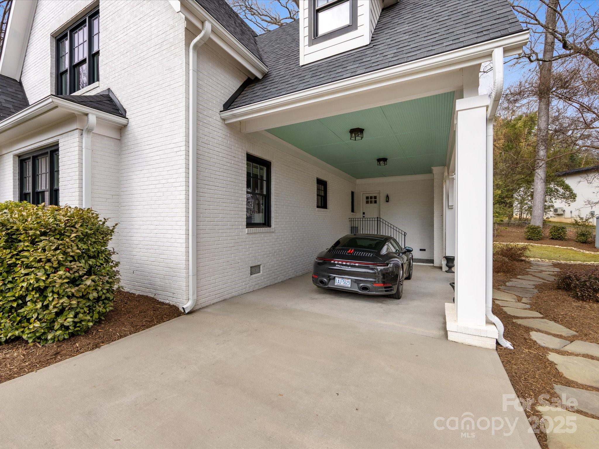 1601 Geneva Court