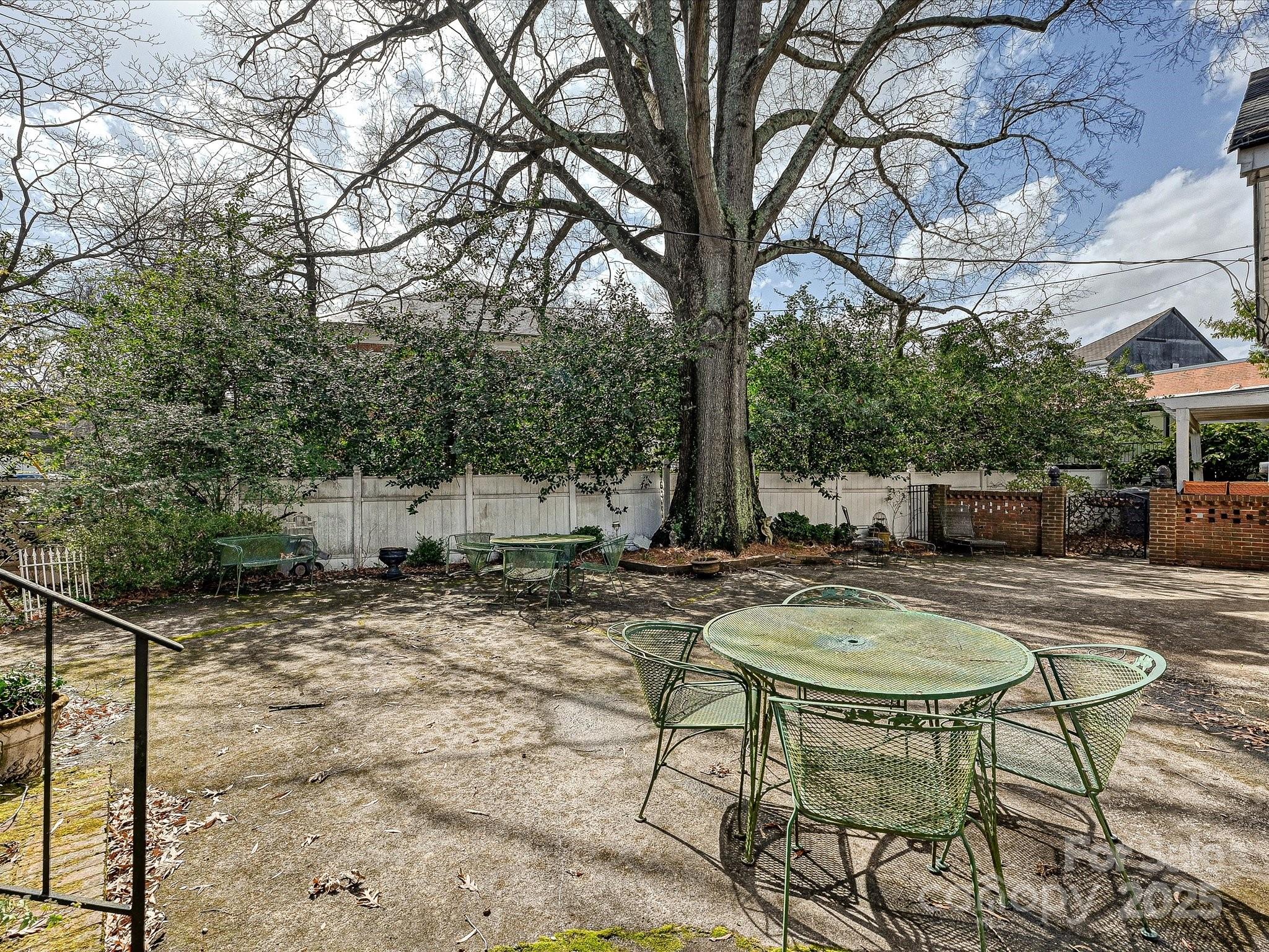 1030 Bolling Road