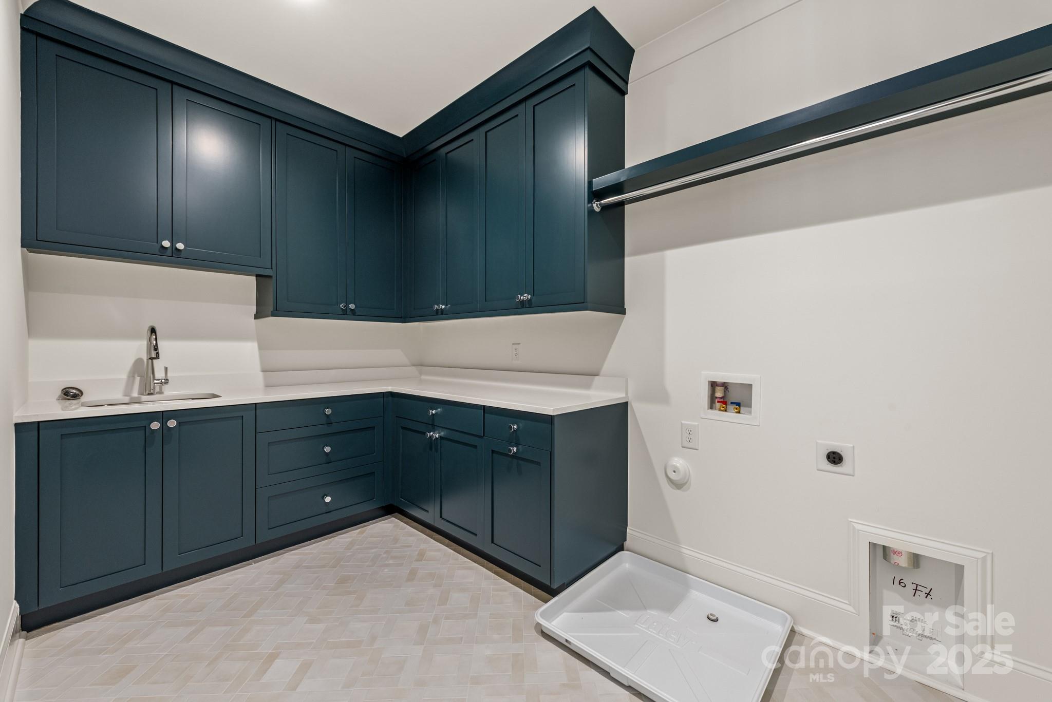 5124 Lansing Drive