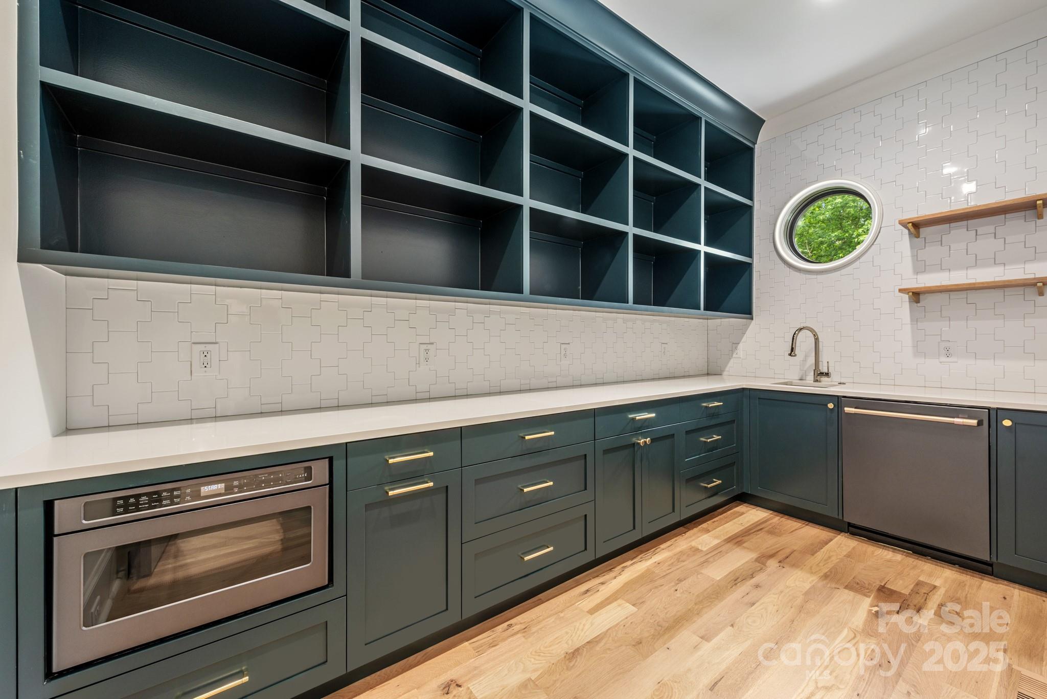 5124 Lansing Drive