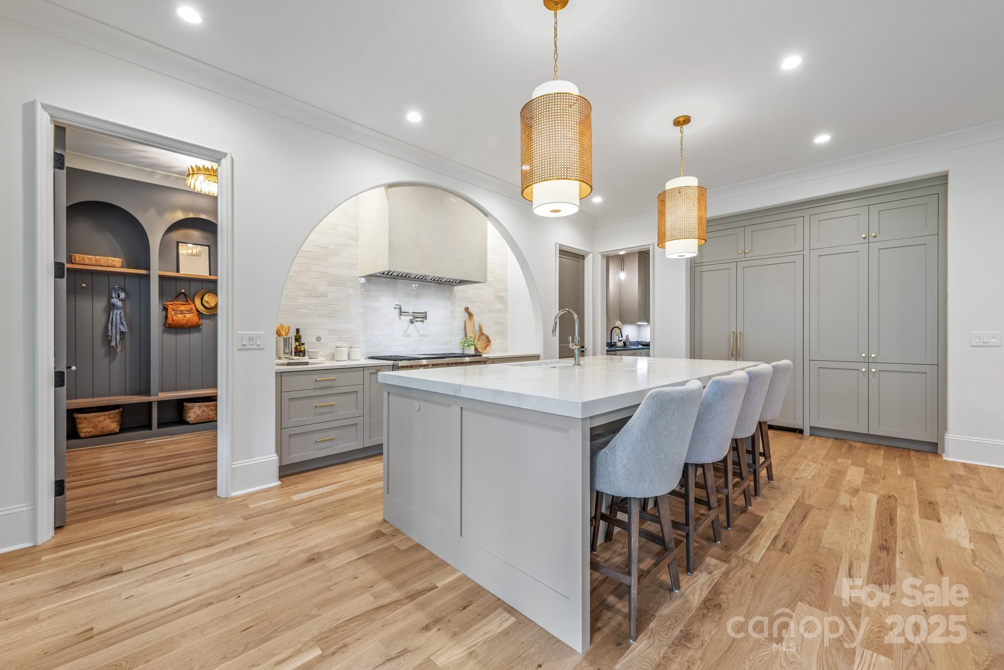 5124 Lansing Drive