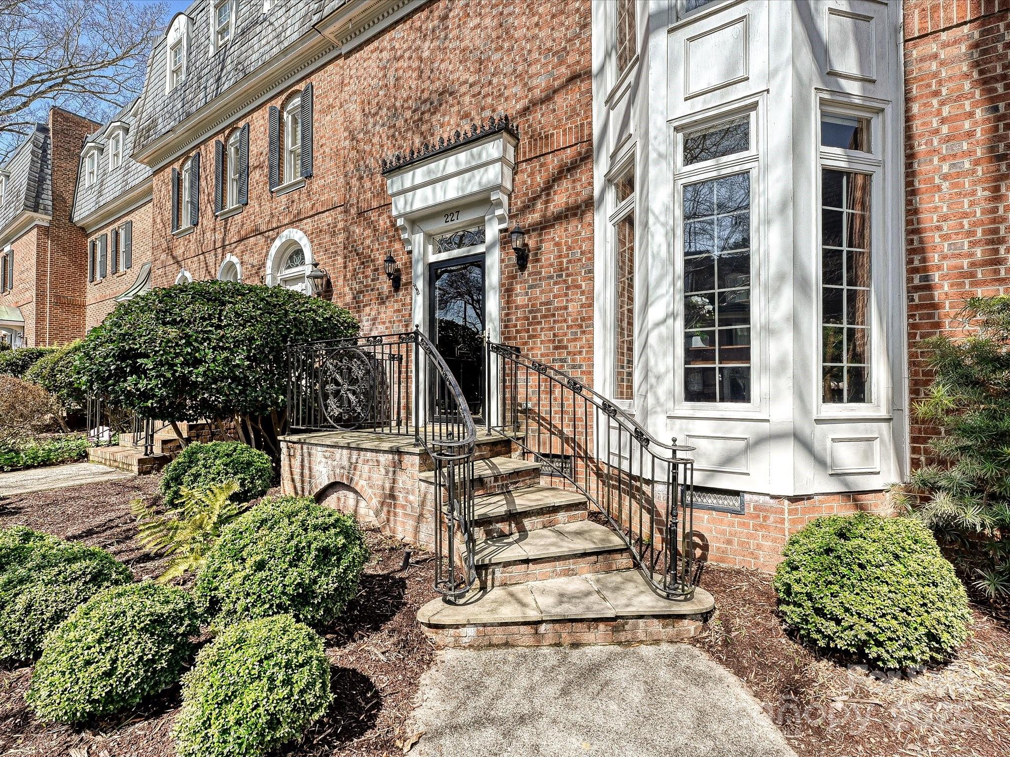 227 Perrin Place