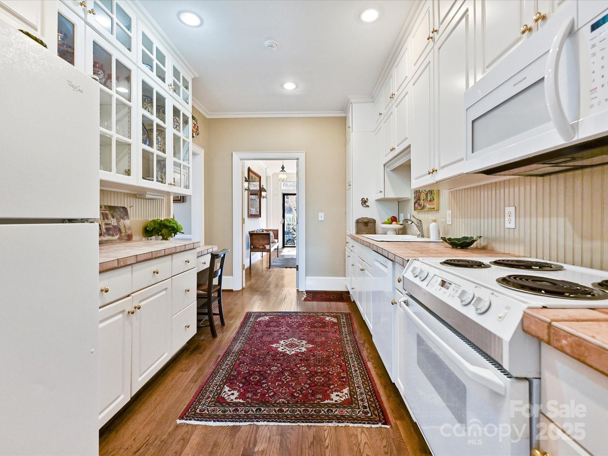 227 Perrin Place