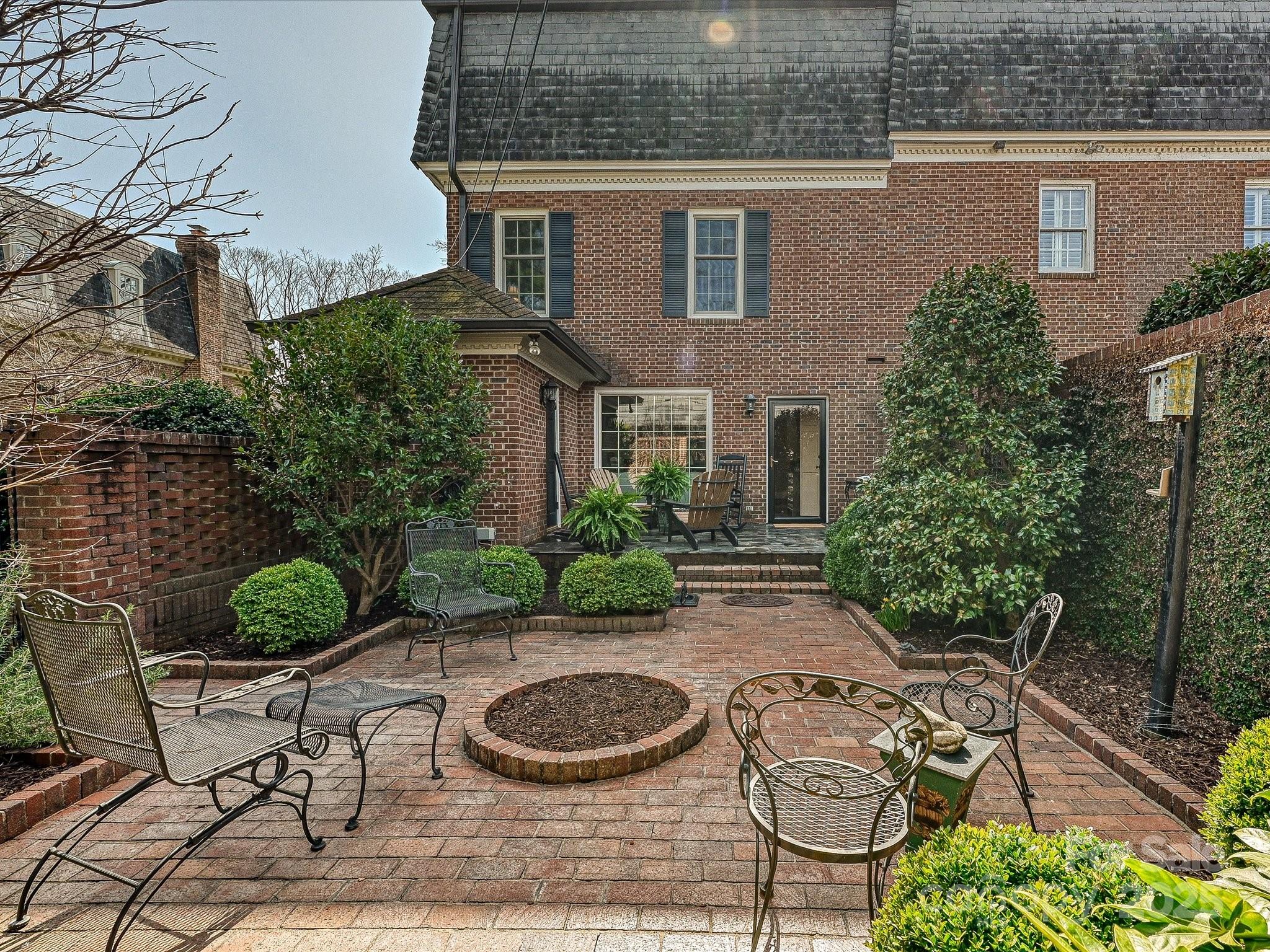 227 Perrin Place