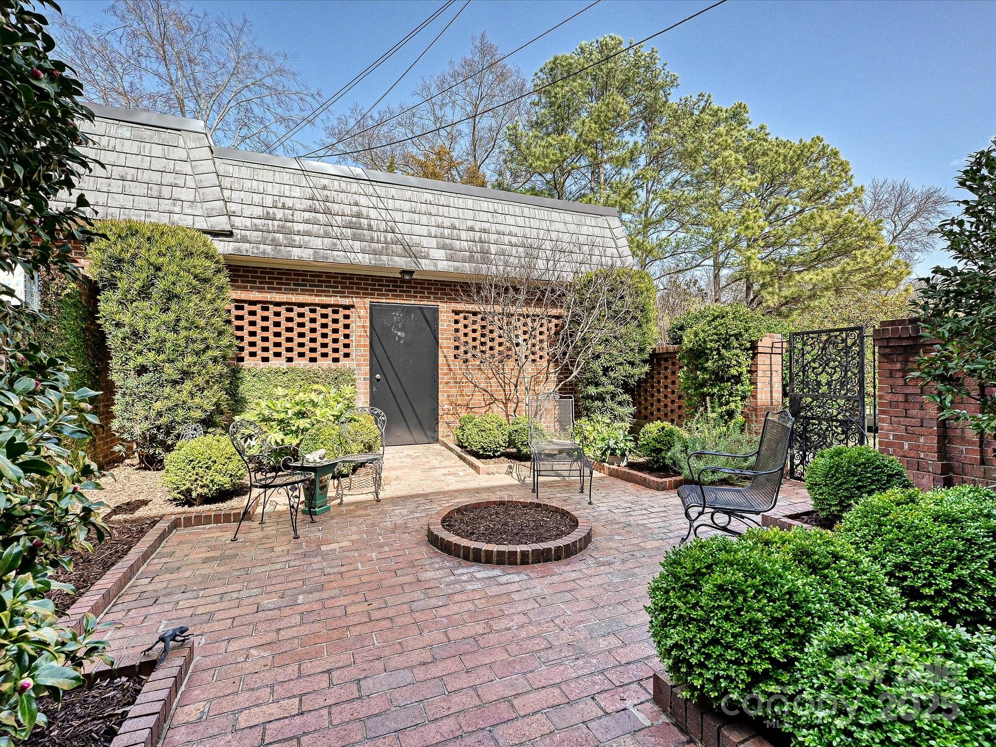 227 Perrin Place