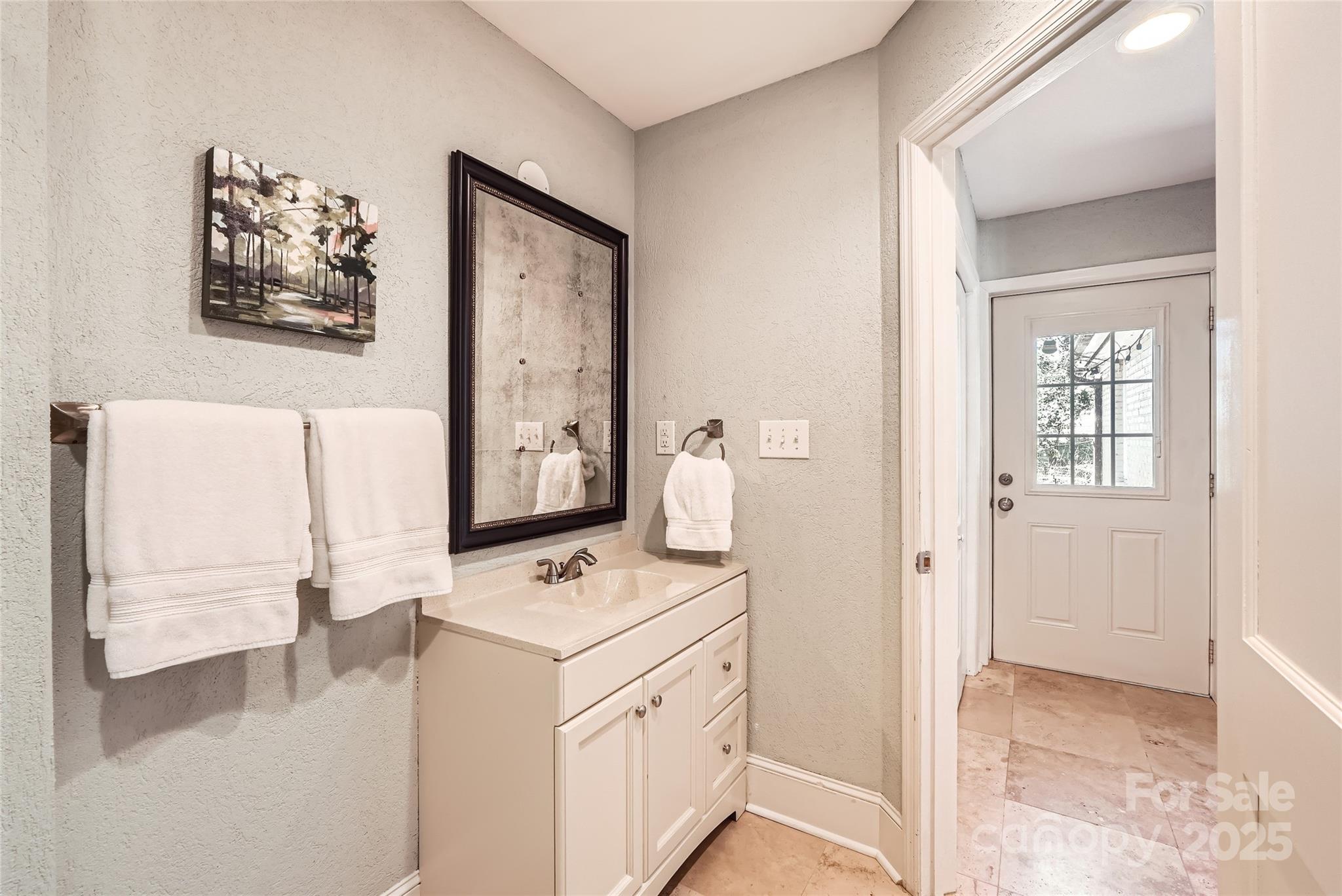 1409 Cortland Road W