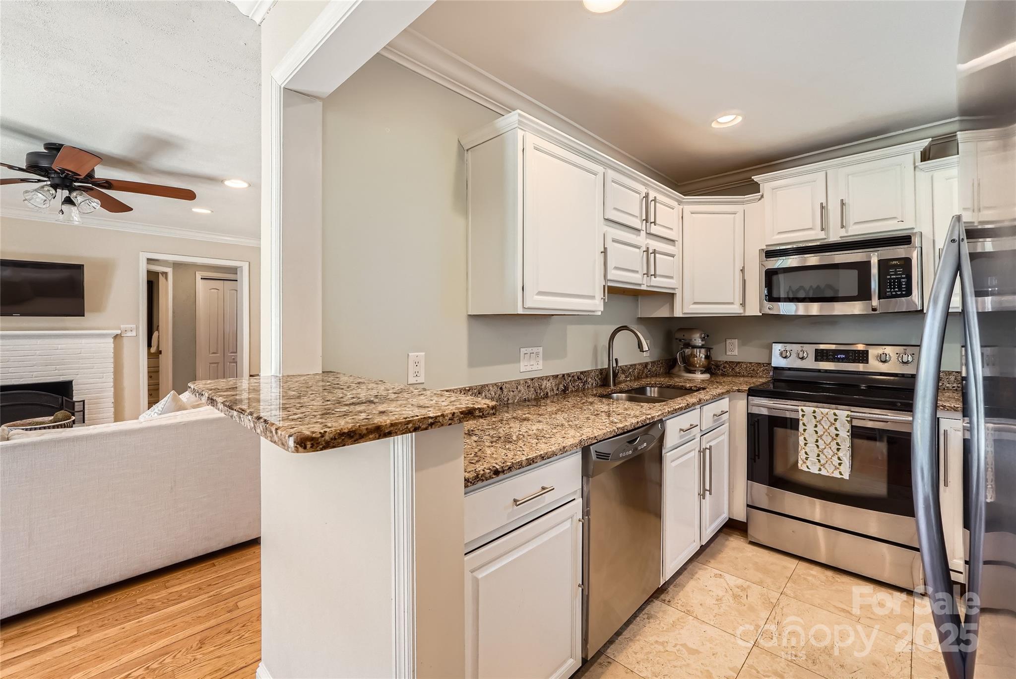 1409 Cortland Road W
