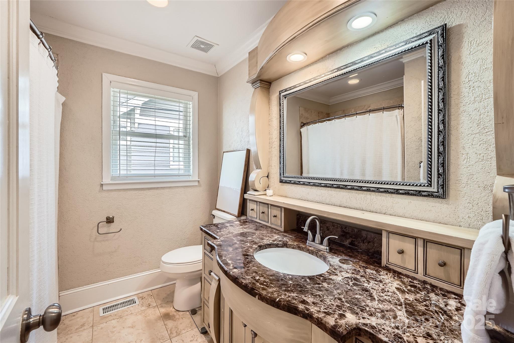 1409 Cortland Road W