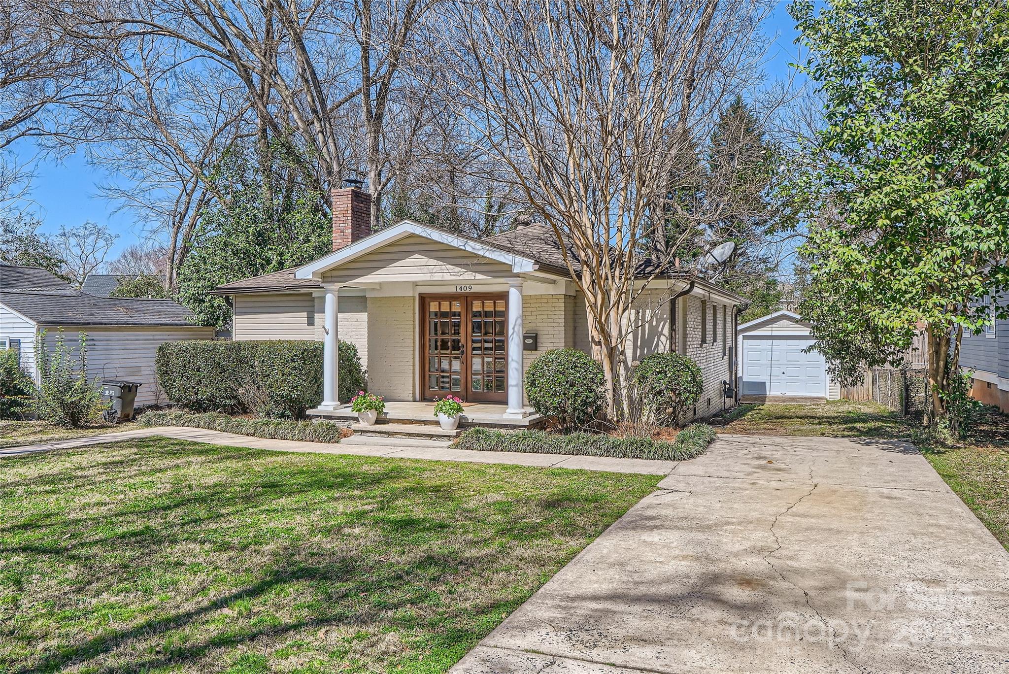 1409 Cortland Road W