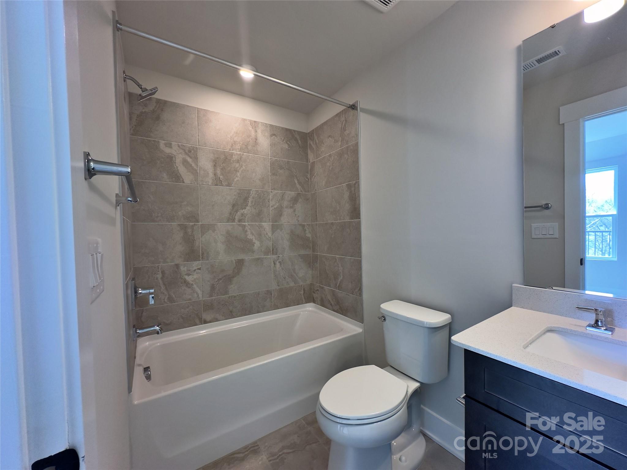 2043 Clarksdale Drive Unit: 31
