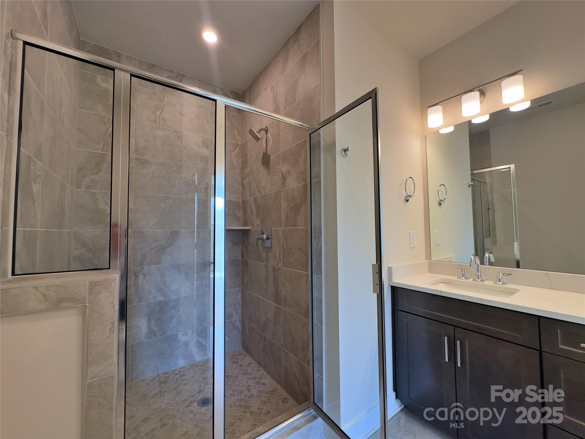 2043 Clarksdale Drive Unit: 31