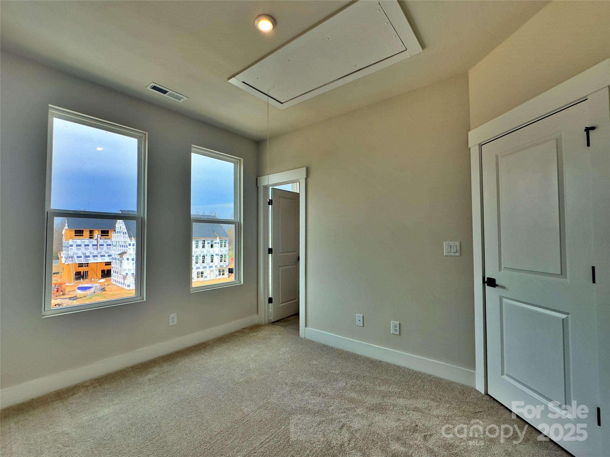 2043 Clarksdale Drive Unit: 31