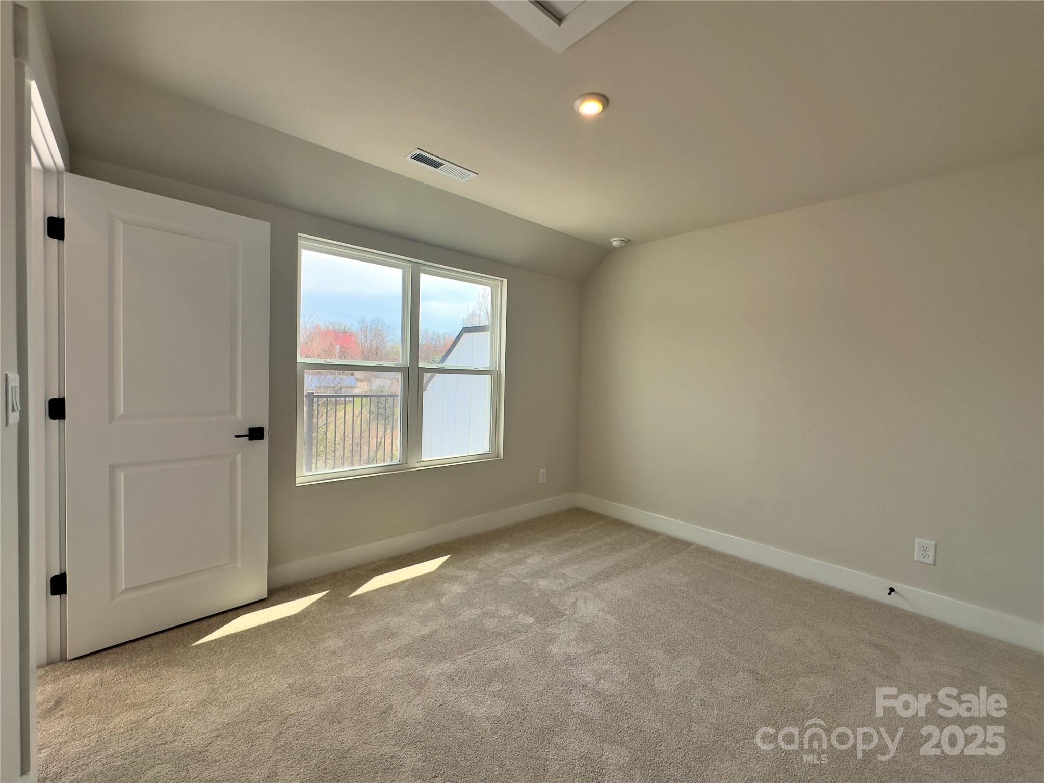 2043 Clarksdale Drive Unit: 31