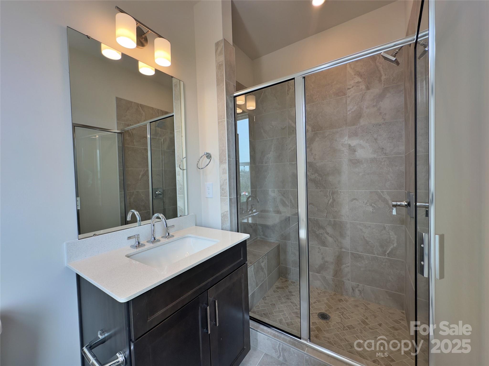 2043 Clarksdale Drive Unit: 31