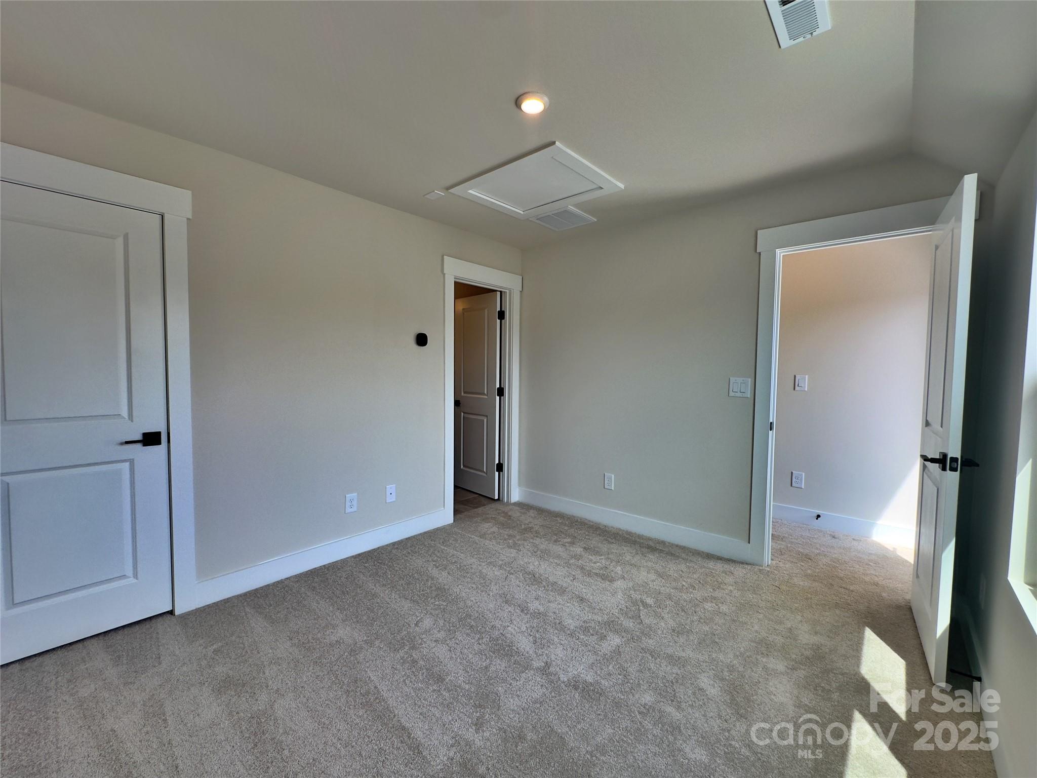 2043 Clarksdale Drive Unit: 31