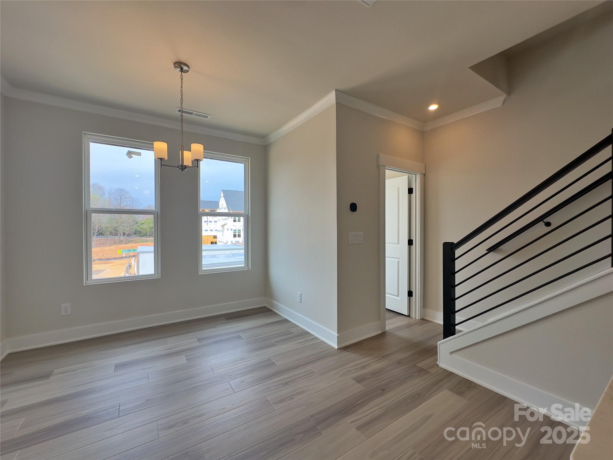 2043 Clarksdale Drive Unit: 31
