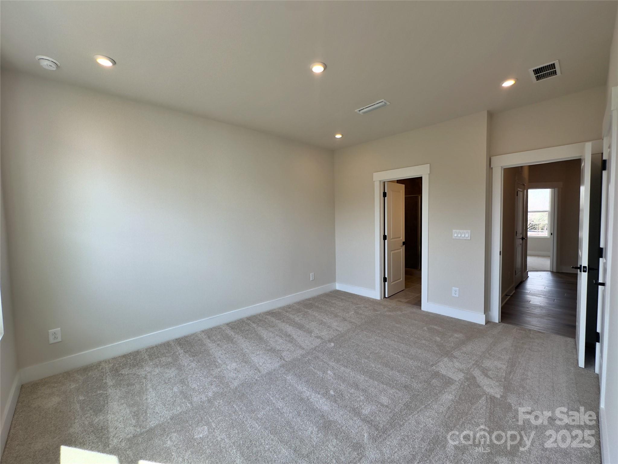 2043 Clarksdale Drive Unit: 31