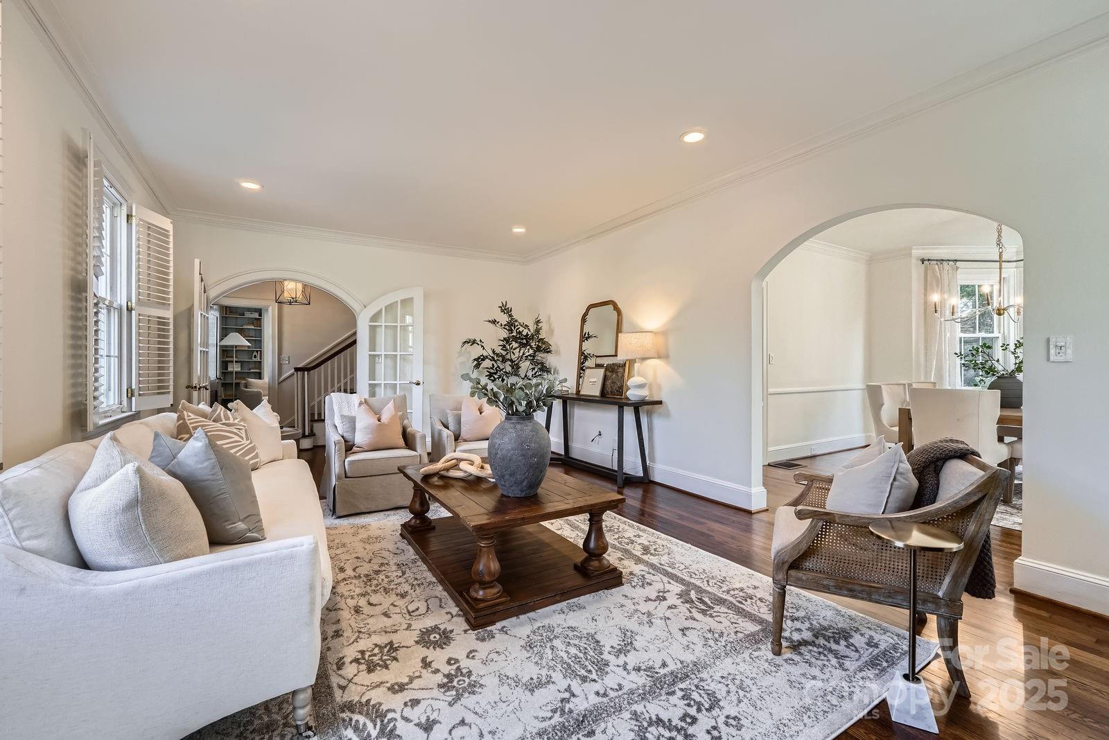 3133 Selwyn Ave