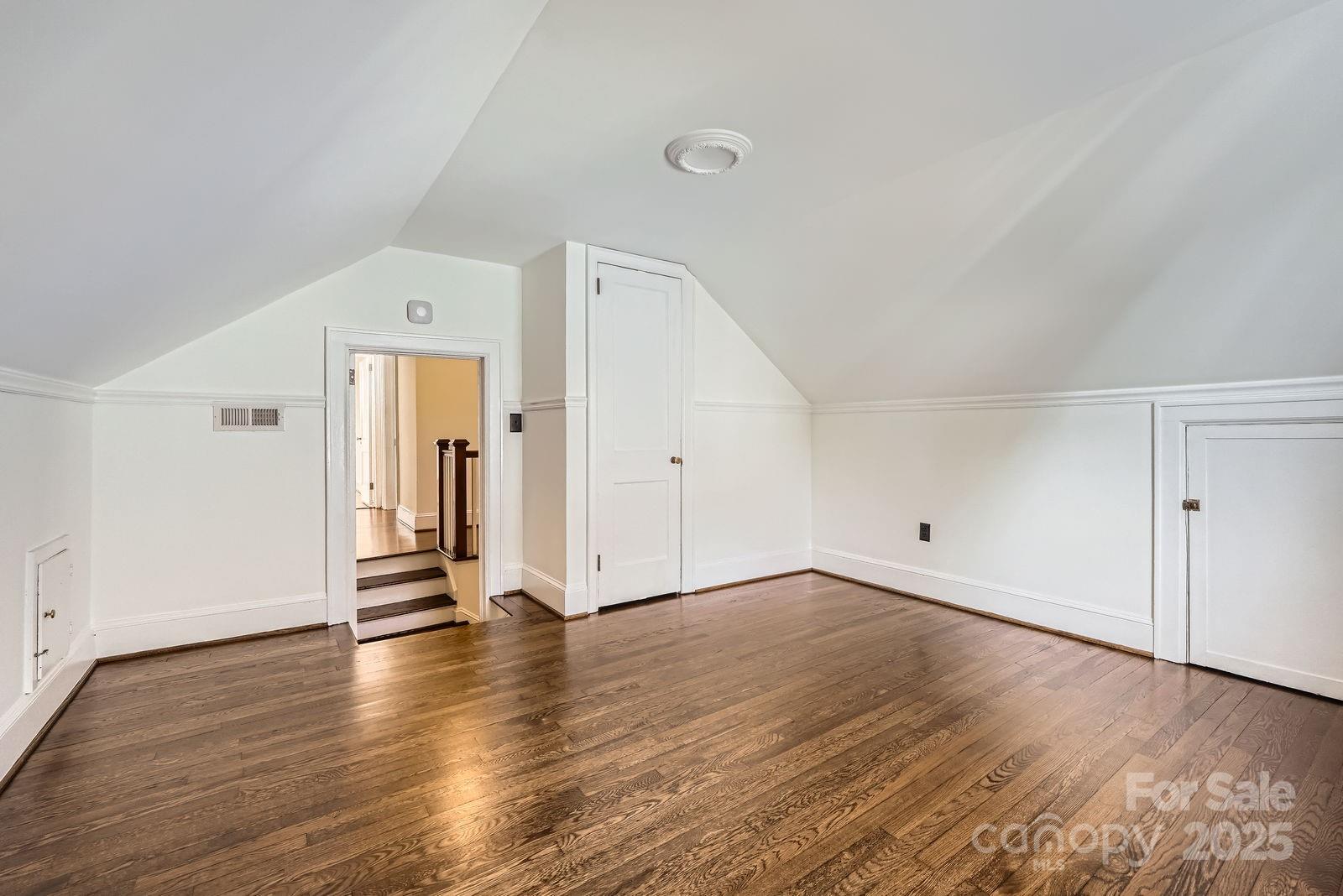 3133 Selwyn Ave