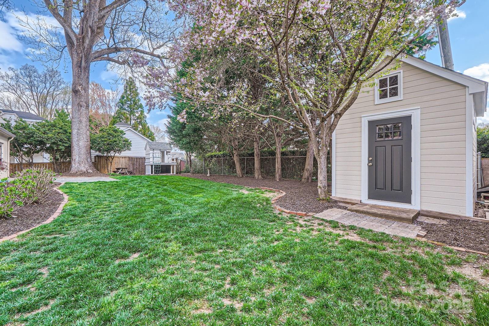 3133 Selwyn Ave