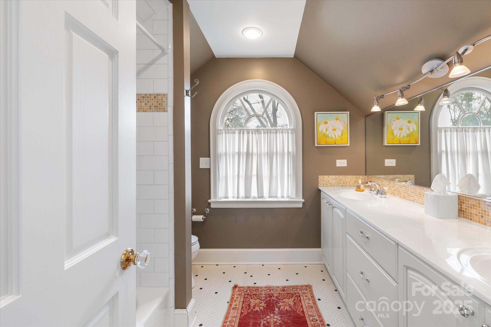 2237 Colony Road