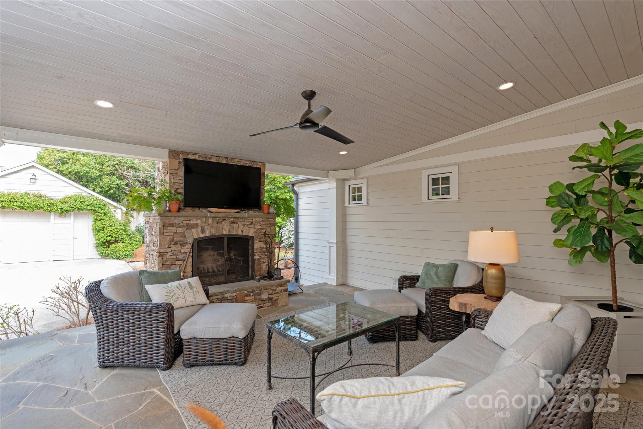 2237 Colony Road