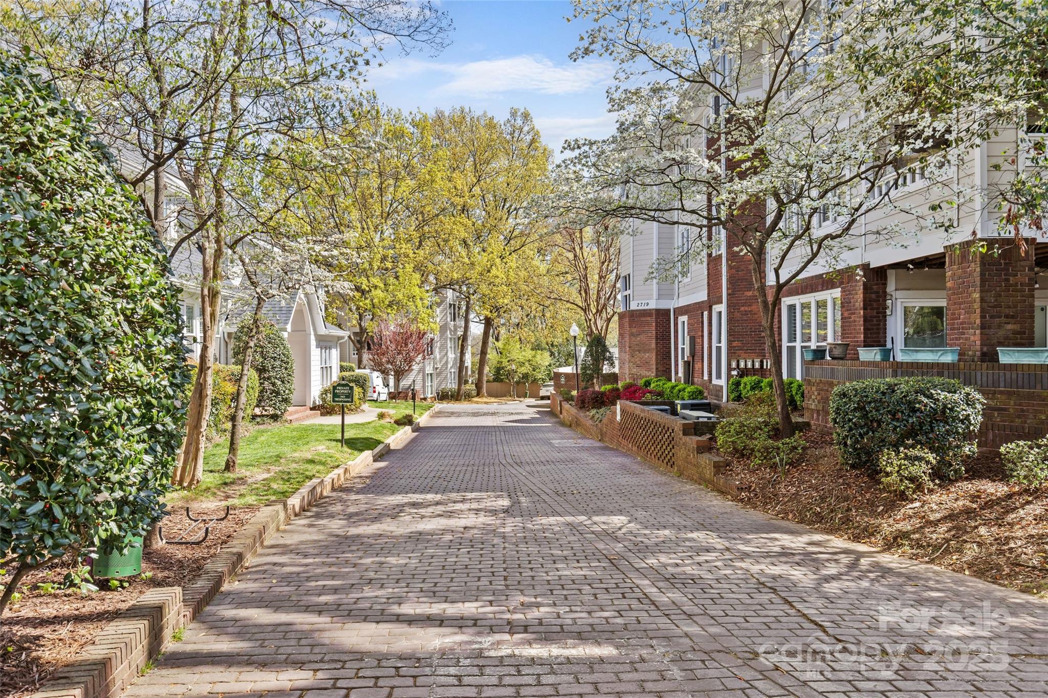 2719 Selwyn Avenue Unit: 24