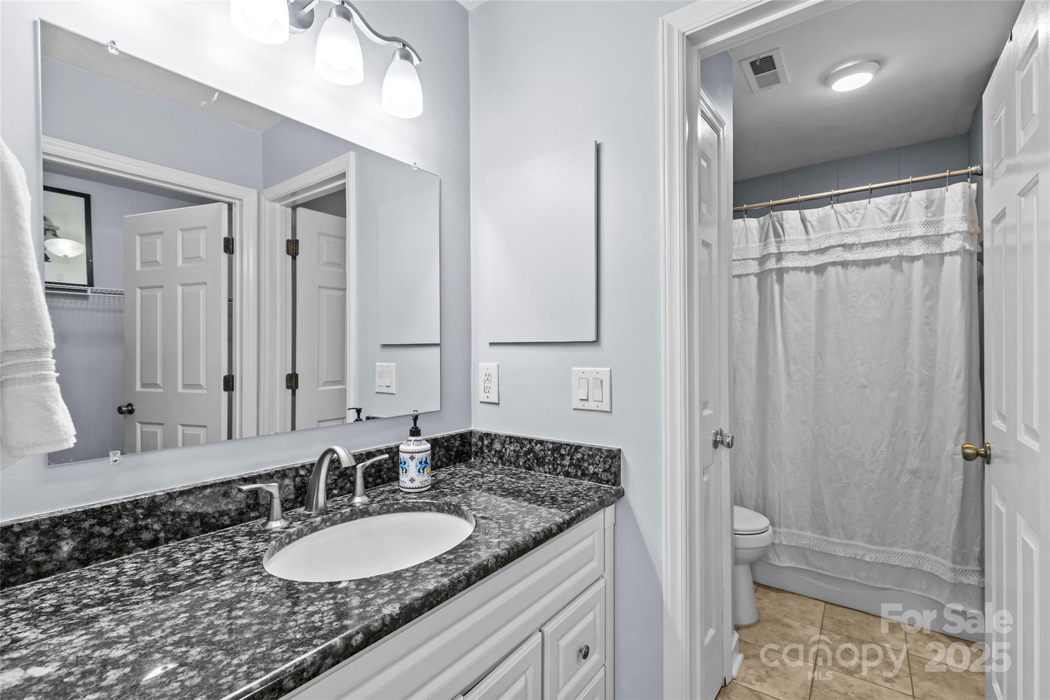2719 Selwyn Avenue Unit: 24