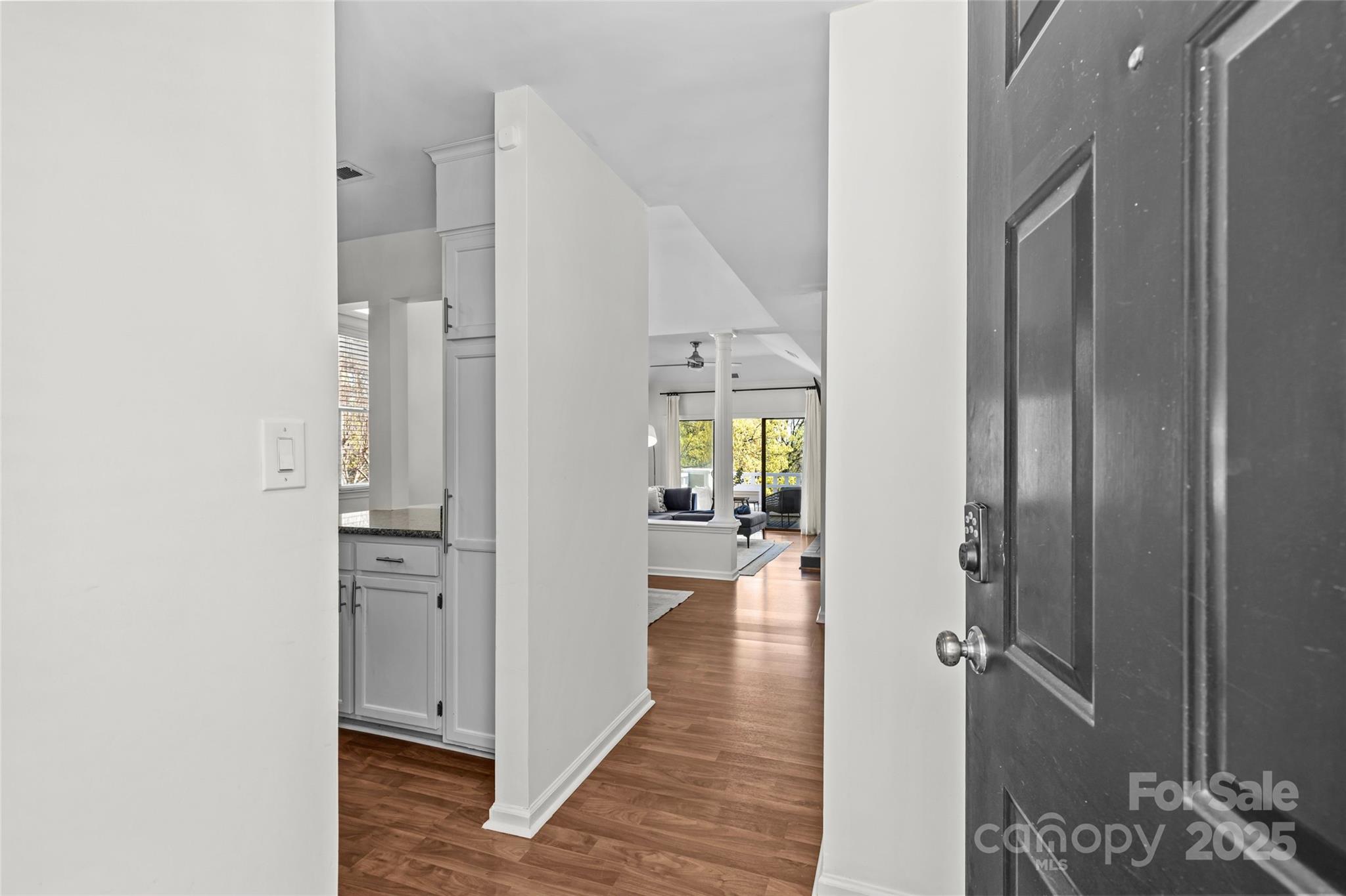 2719 Selwyn Avenue Unit: 24