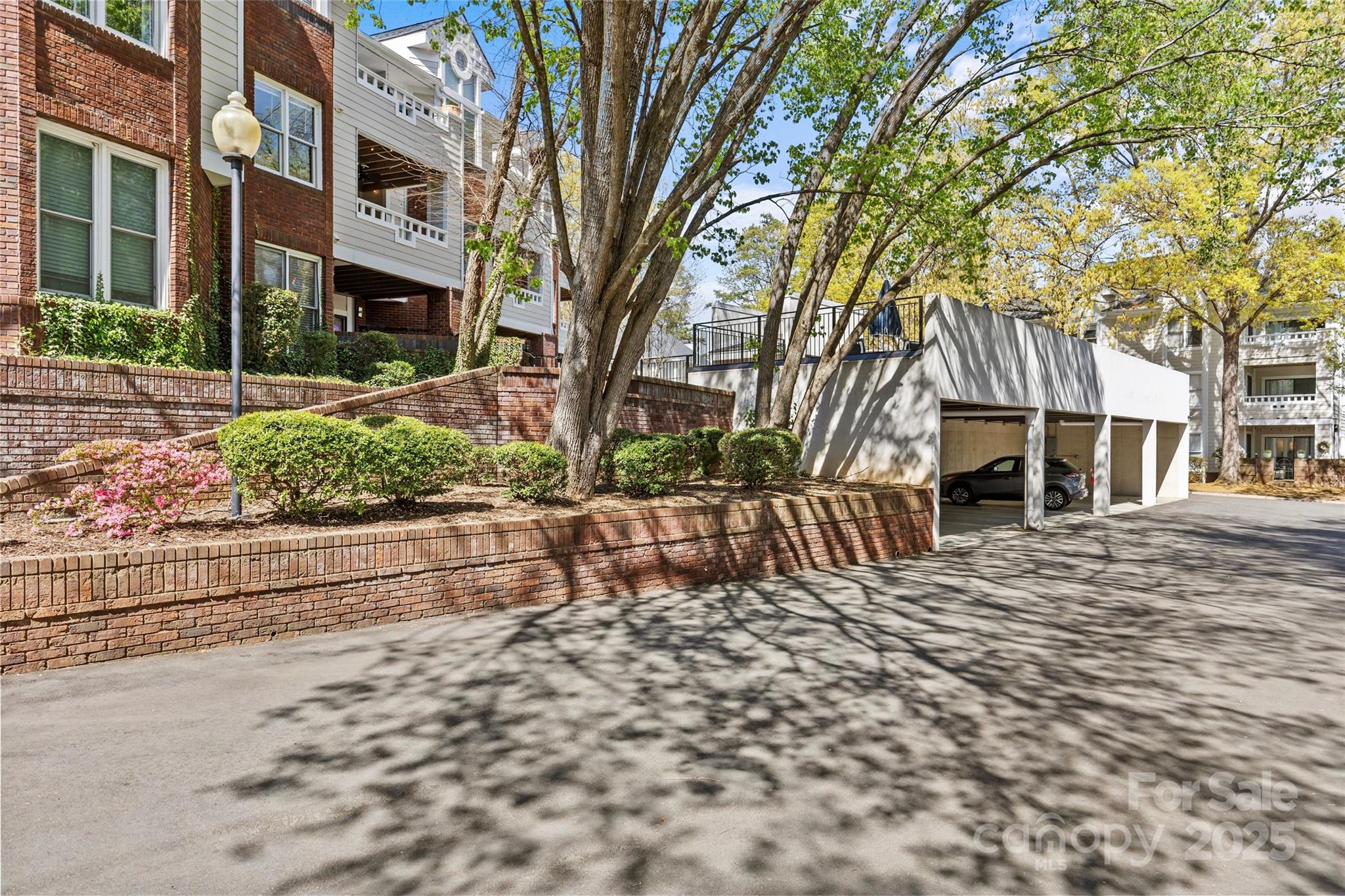 2719 Selwyn Avenue Unit: 24