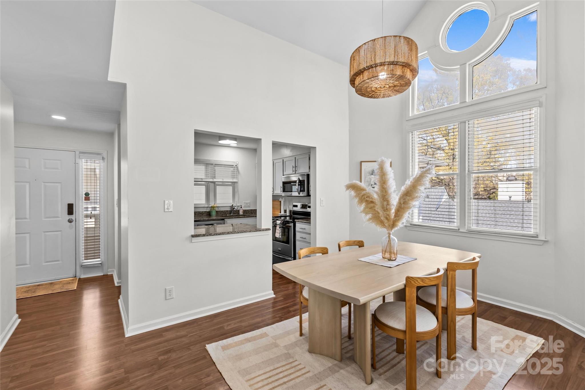 2719 Selwyn Avenue Unit: 24