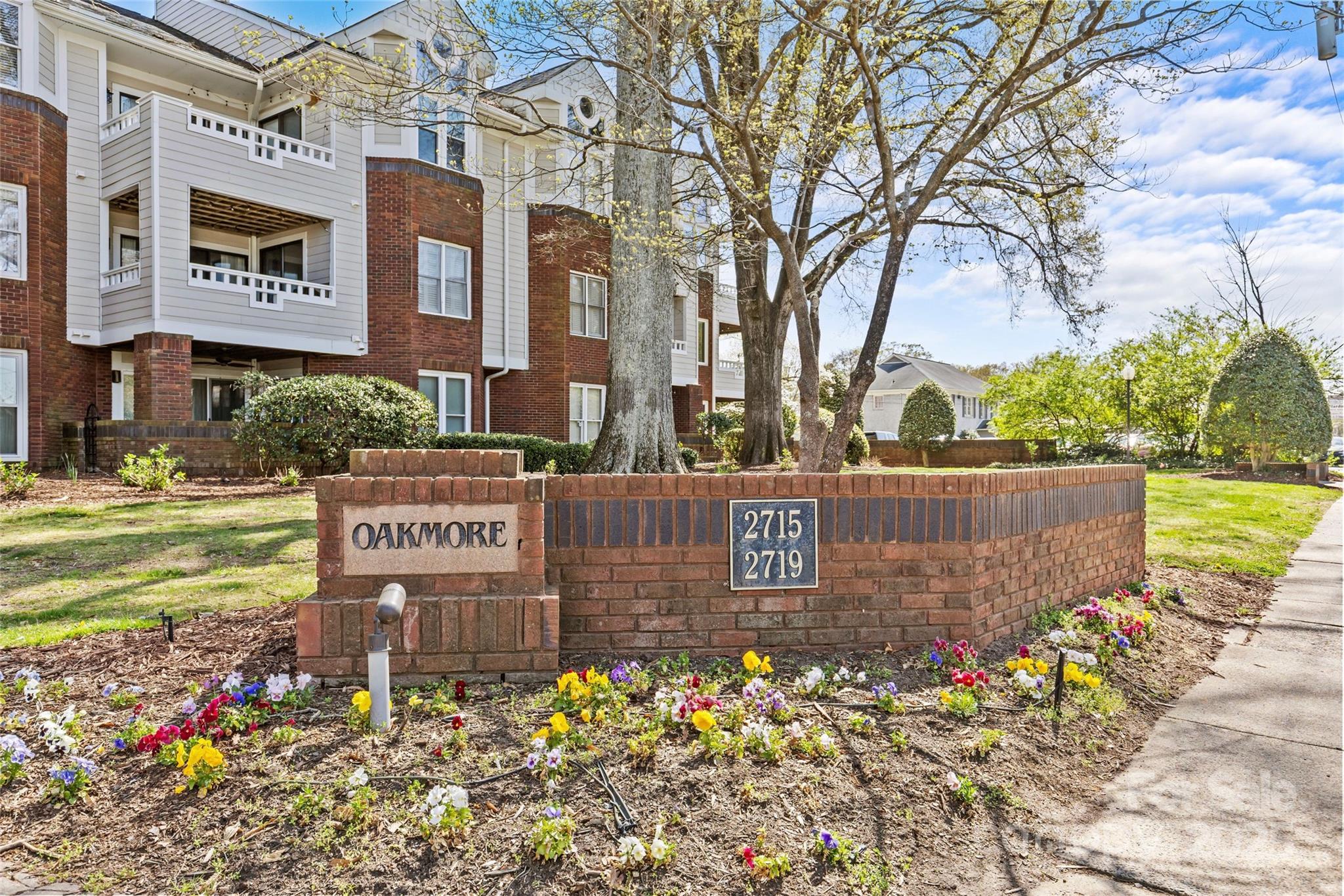 2719 Selwyn Avenue Unit: 24