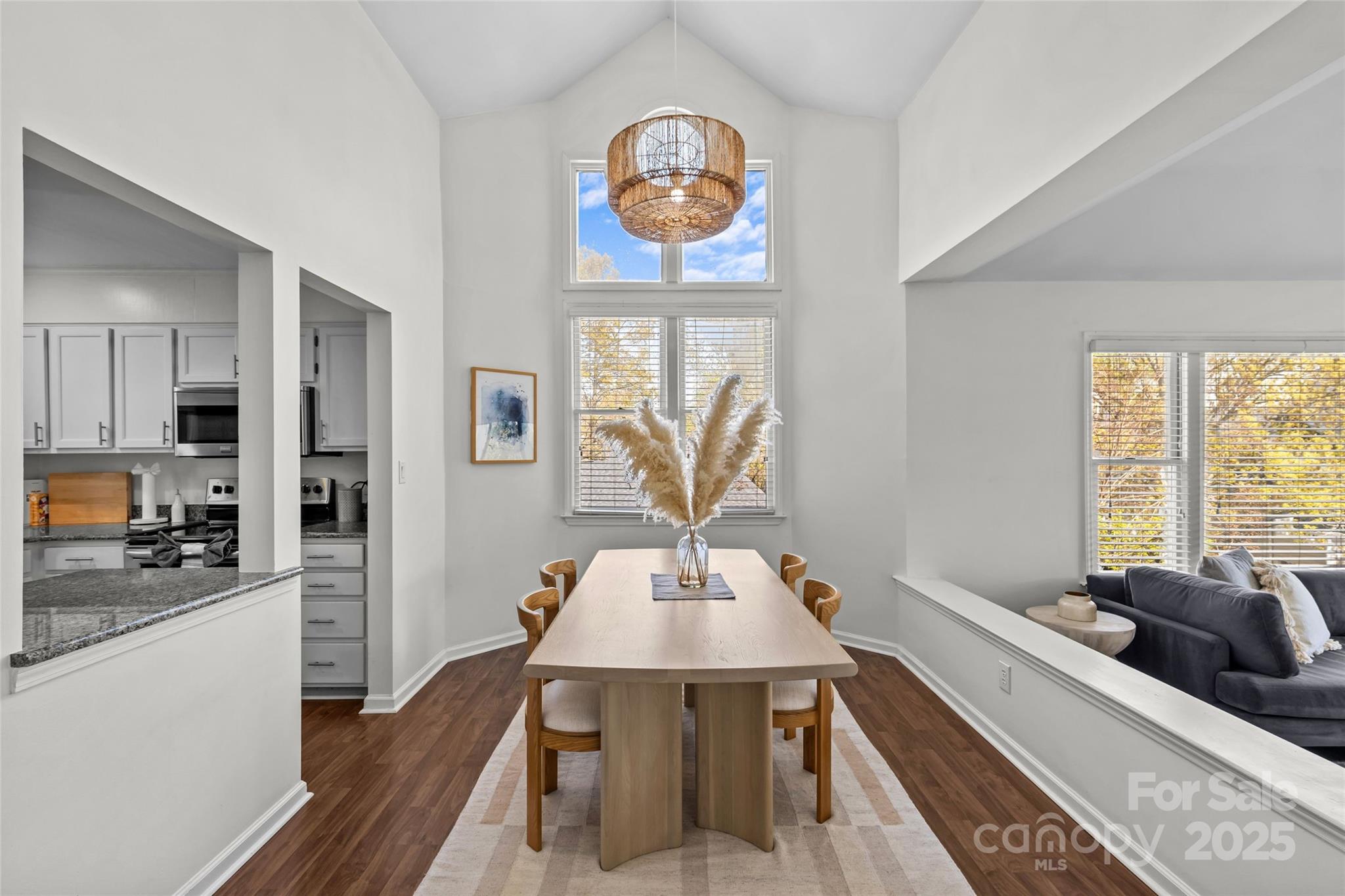 2719 Selwyn Avenue Unit: 24