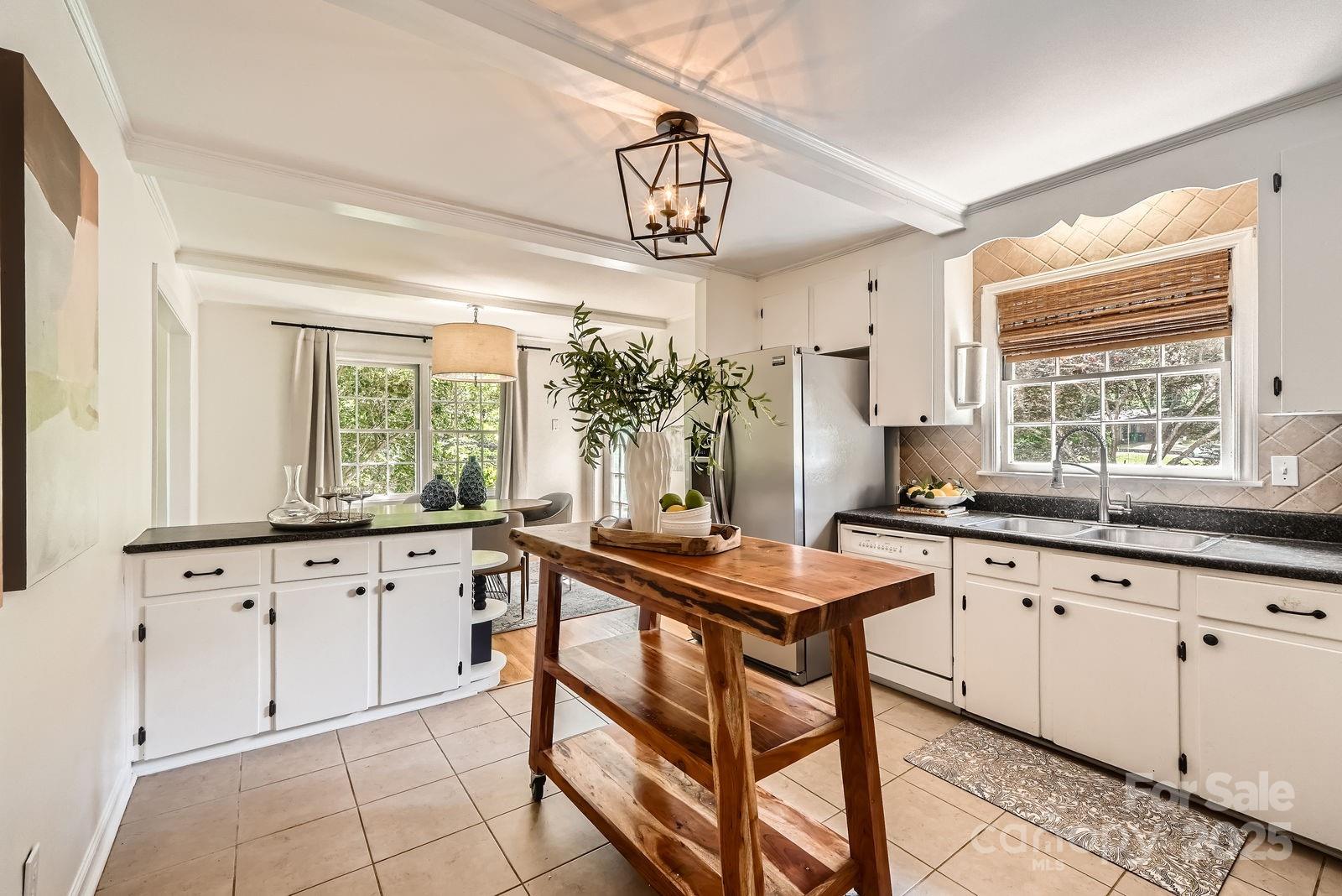 2144 Shadyview Drive