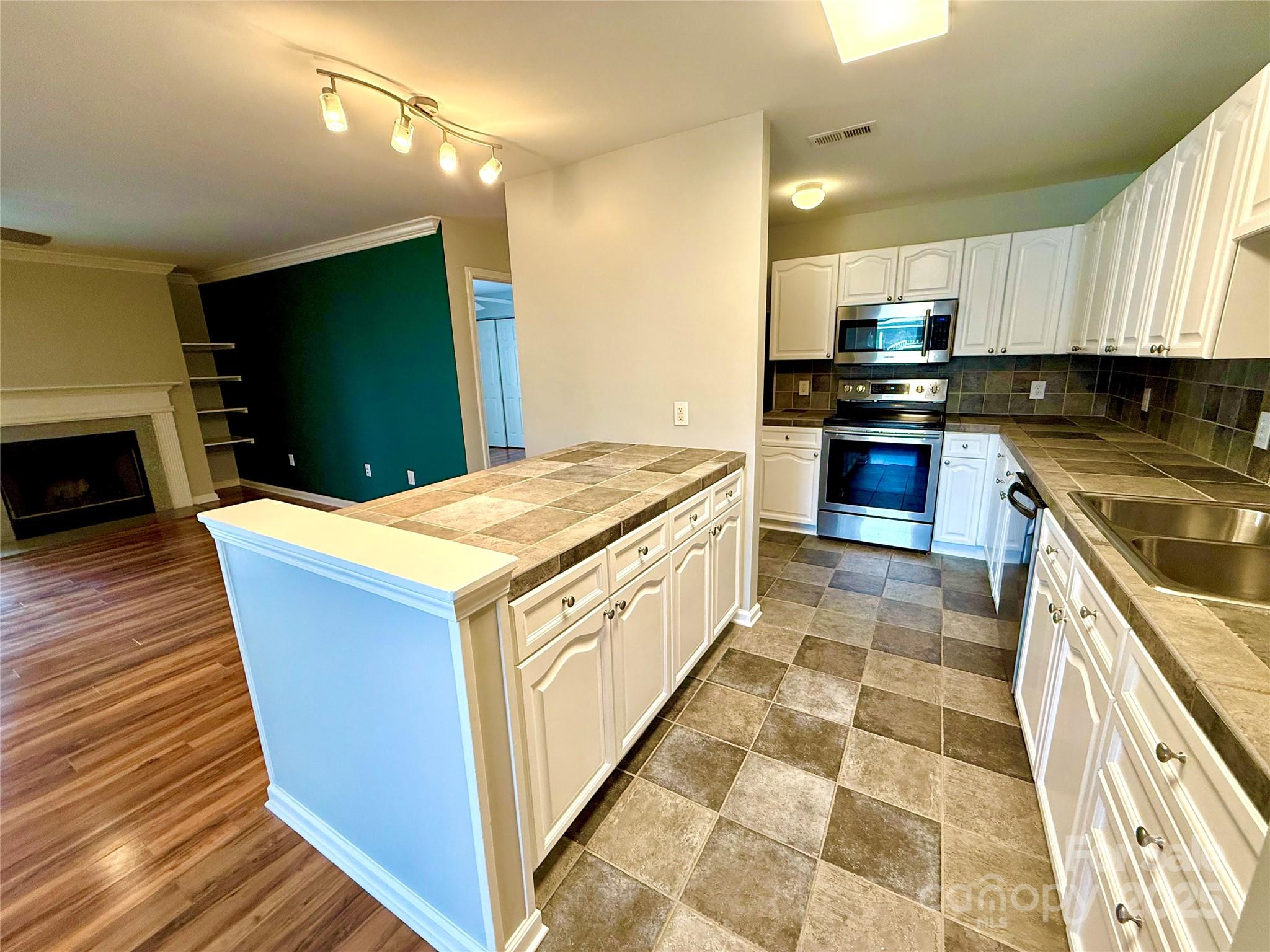 4930 Sardis Road Unit: C