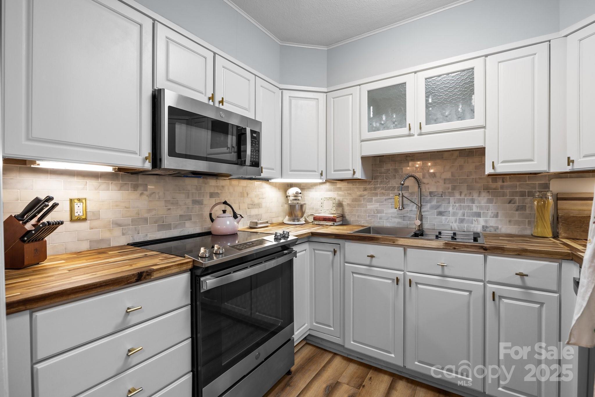 2503 Roswell Avenue Unit: 208