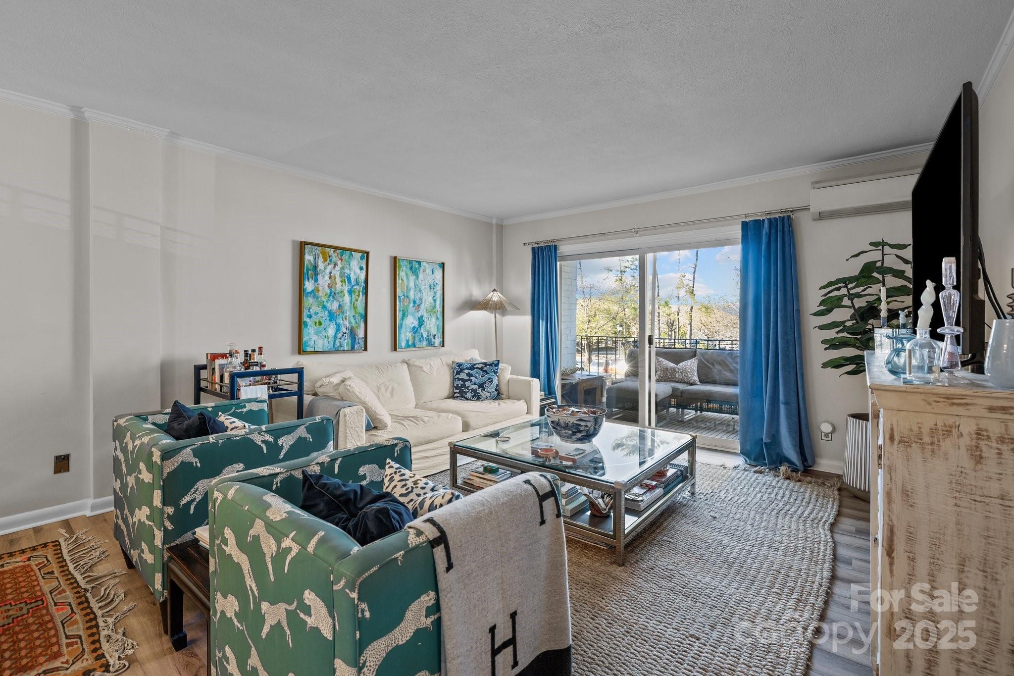 2503 Roswell Avenue Unit: 208