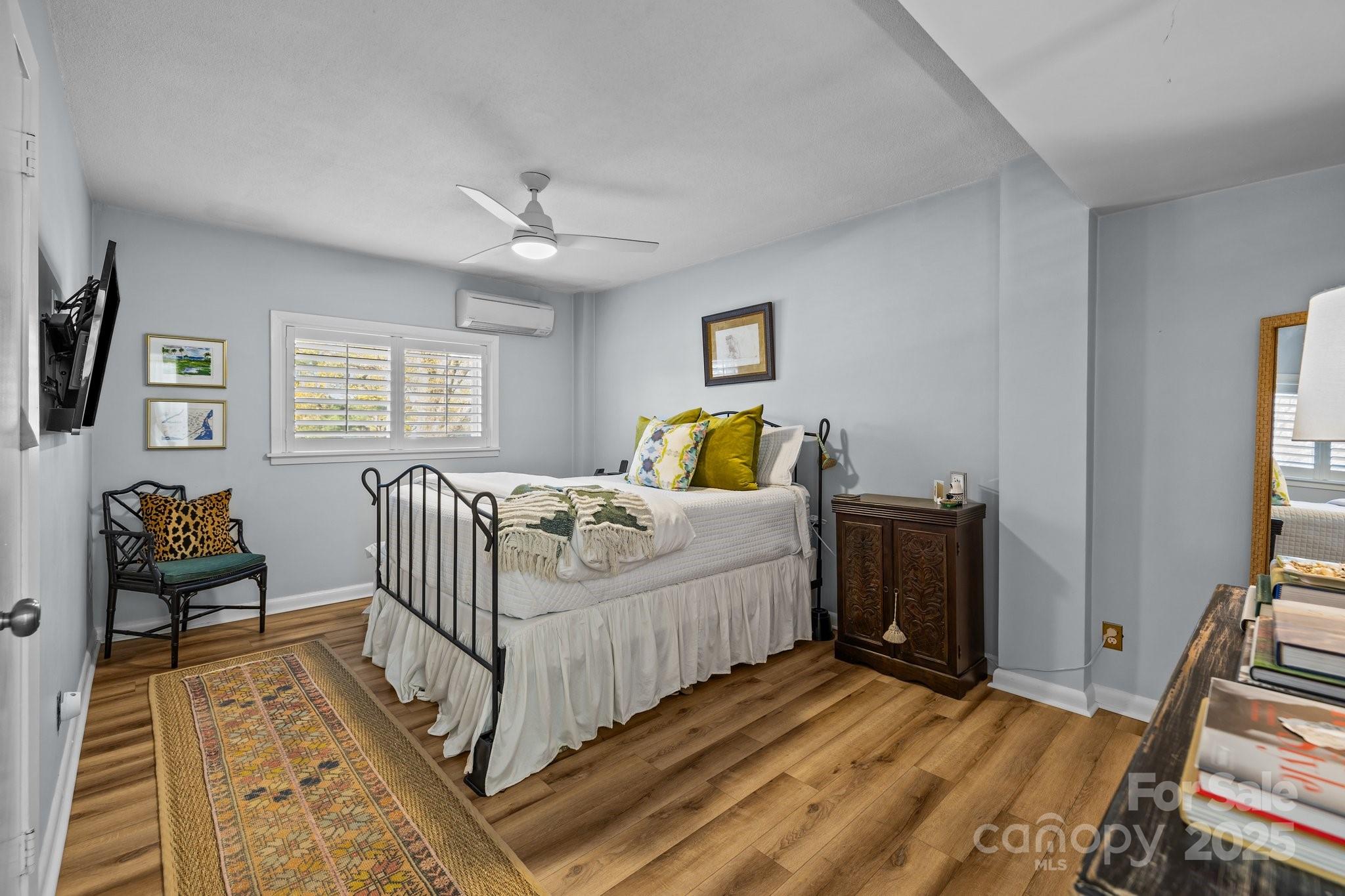 2503 Roswell Avenue Unit: 208